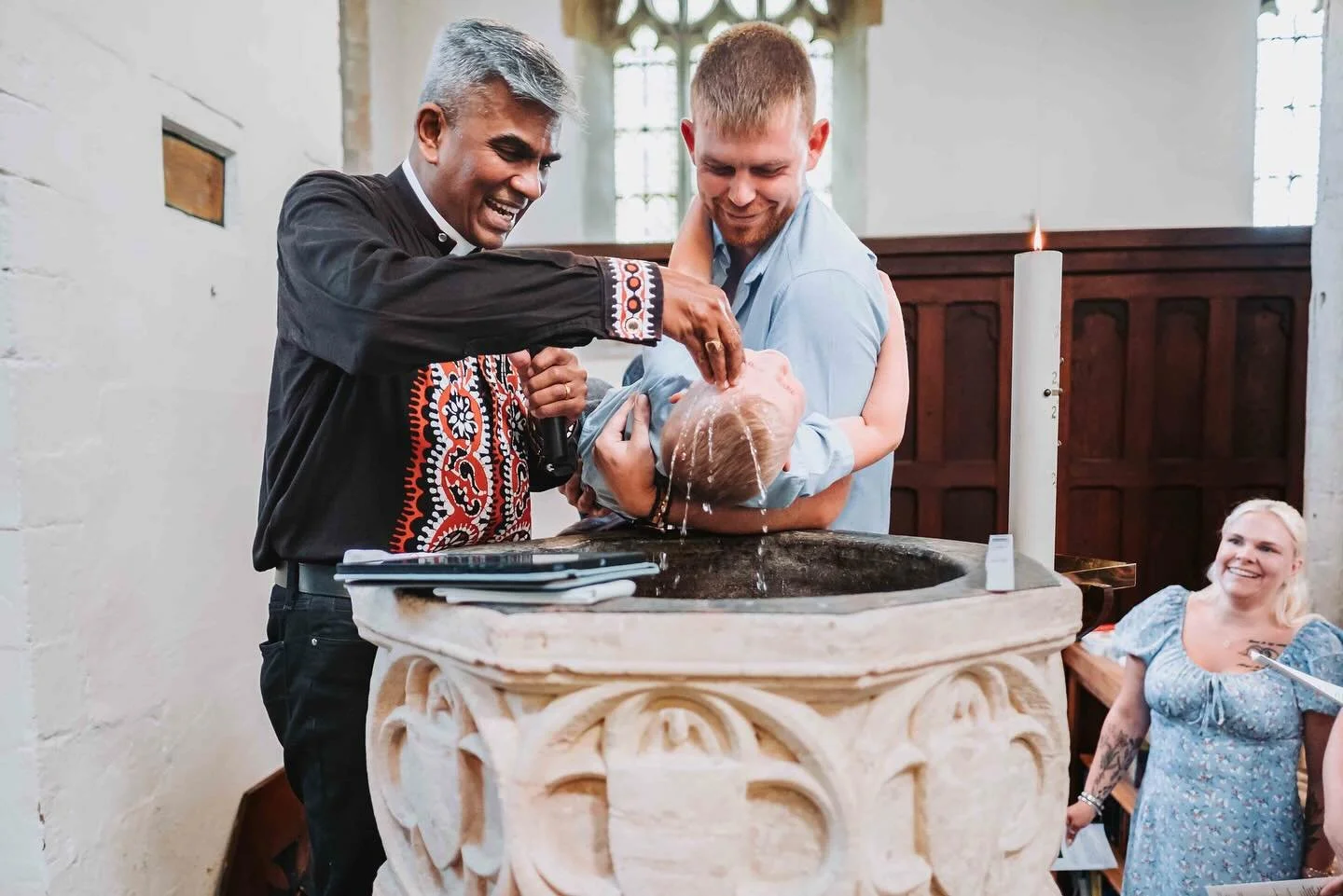 💫 Tiny moments, big memories 💫

Christenings are such special milestones, full of family, love, and little ones who definitely run the show! 👶✨

I offer christening photography that&rsquo;s relaxed, natural, and focused on the real story of the da