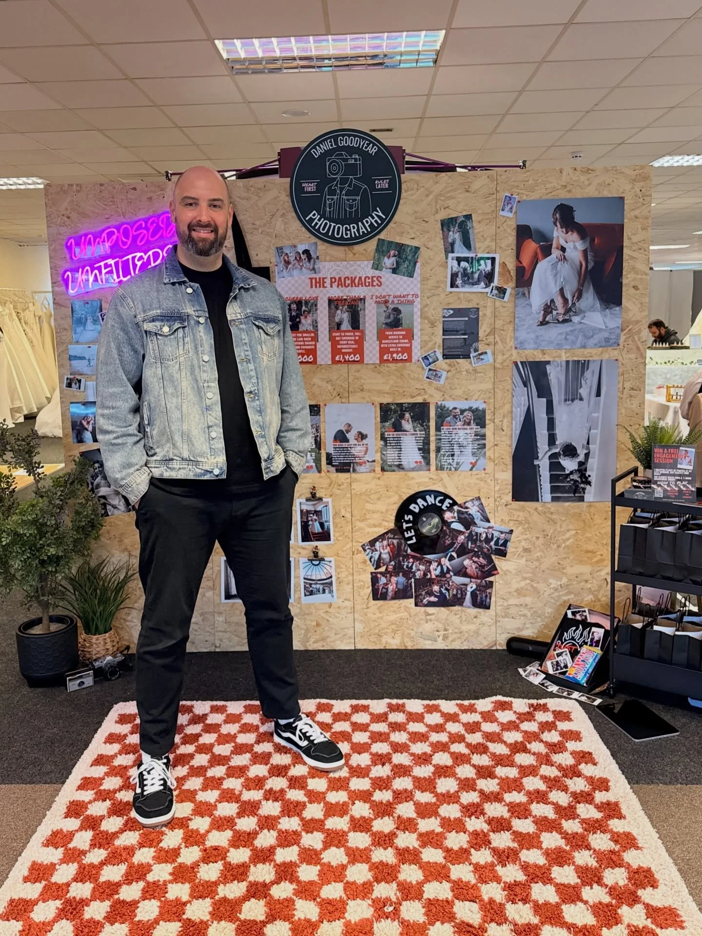 Newark &amp; Notts County Wedding Fair, you were awesome 🙌🏼 

So many great chats, met some genuinely lovely humans, and had plenty of giggles along the way.

Massive shout-out to the amazing suppliers, the talent in the room was unreal 🫶🏼

A hug