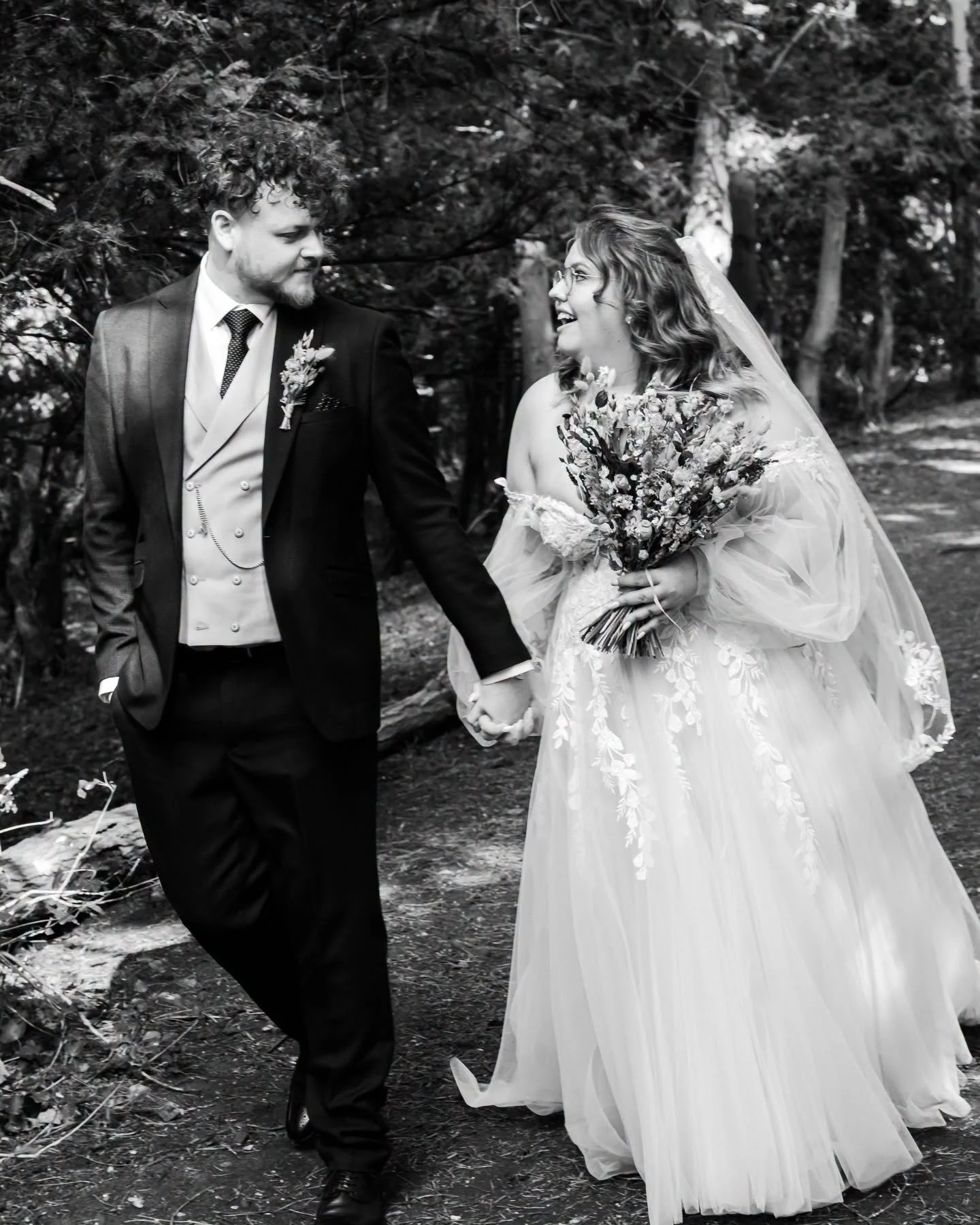 ❤️&zwj;🔥The first gallery of the year has been delivered❤️&zwj;🔥

Thank you @elliecarlisle95 &amp; @carlisle.wesley for having g me along to capture this chapter of your lives, it certainly was my favourite Wednesday of March 🫶🏼

Have a peek thro