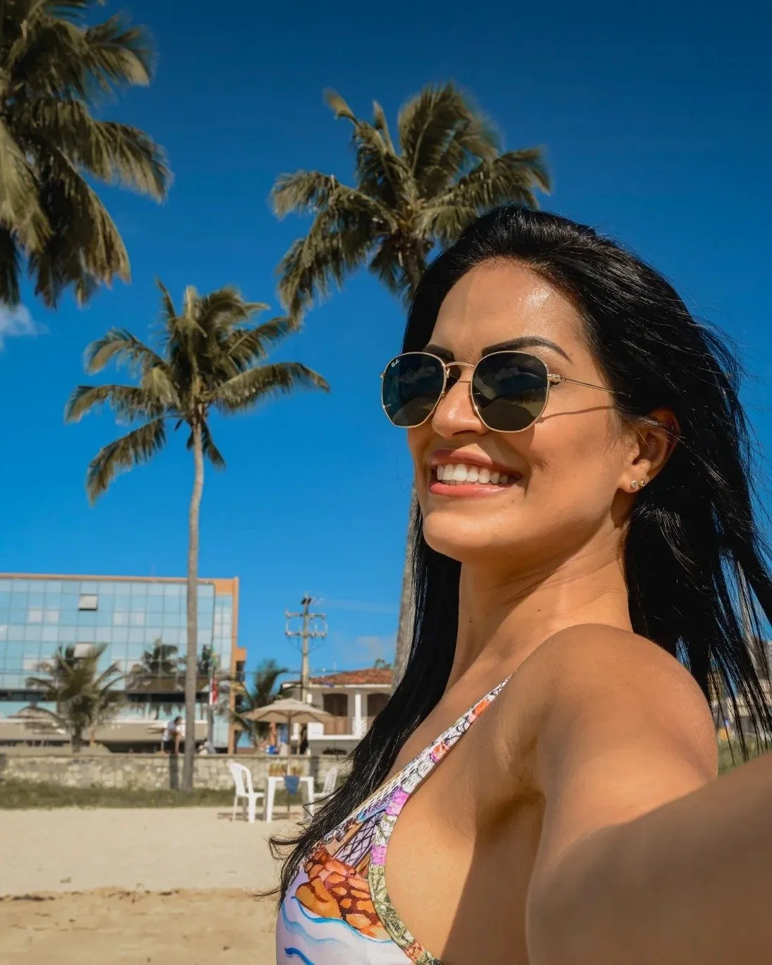 Come&ccedil;ar seus dias de descanso com &agrave; passos da praia &eacute; uma del&iacute;cia, n&atilde;o? 🍃

no Hardman voc&ecirc; tem isso &agrave; literalmente passos de conforto: s&oacute; atravessar a avenida e pronto, uma praia paradis&iacute;