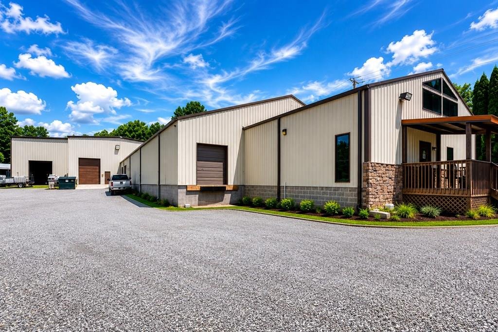 194 SHOTT COURT BLUEFIELD, WV 24701