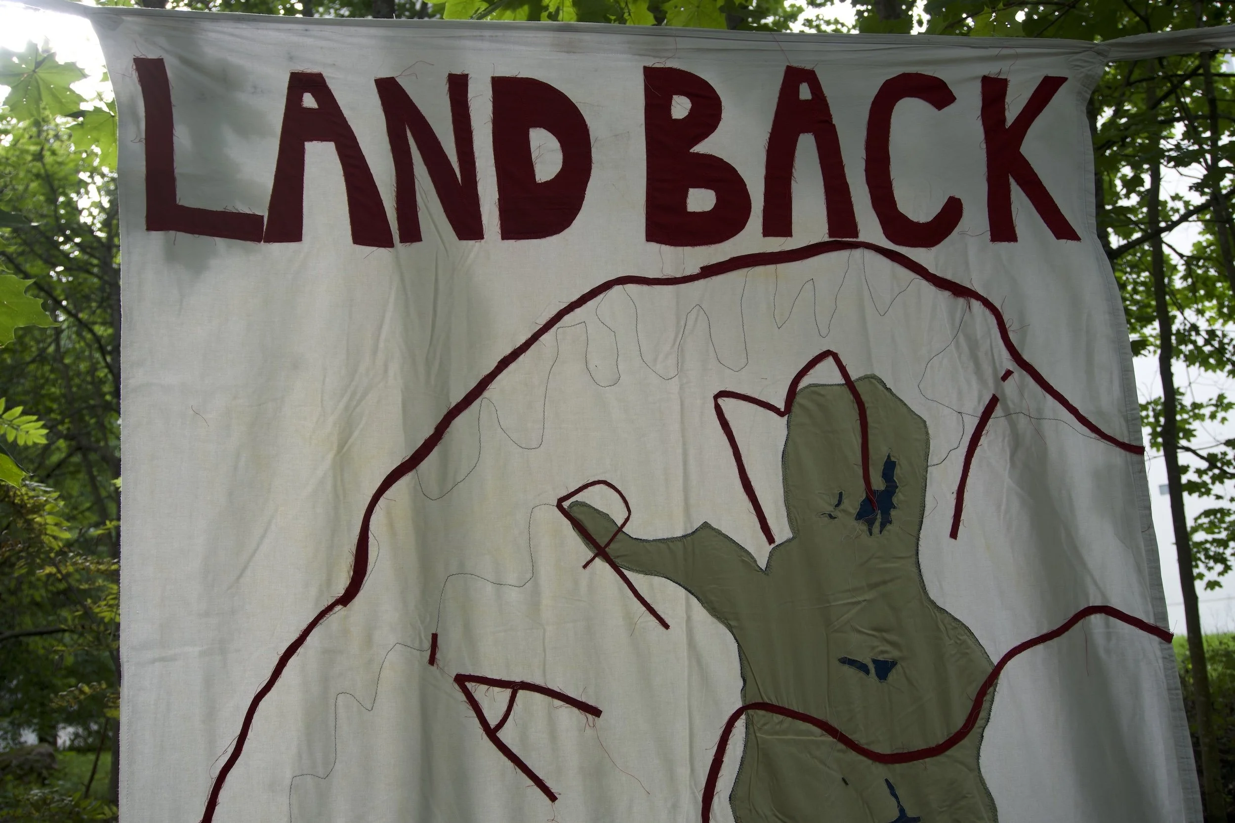 malva-erasaari-land-back-vierashuone-2026-2. .jpeg