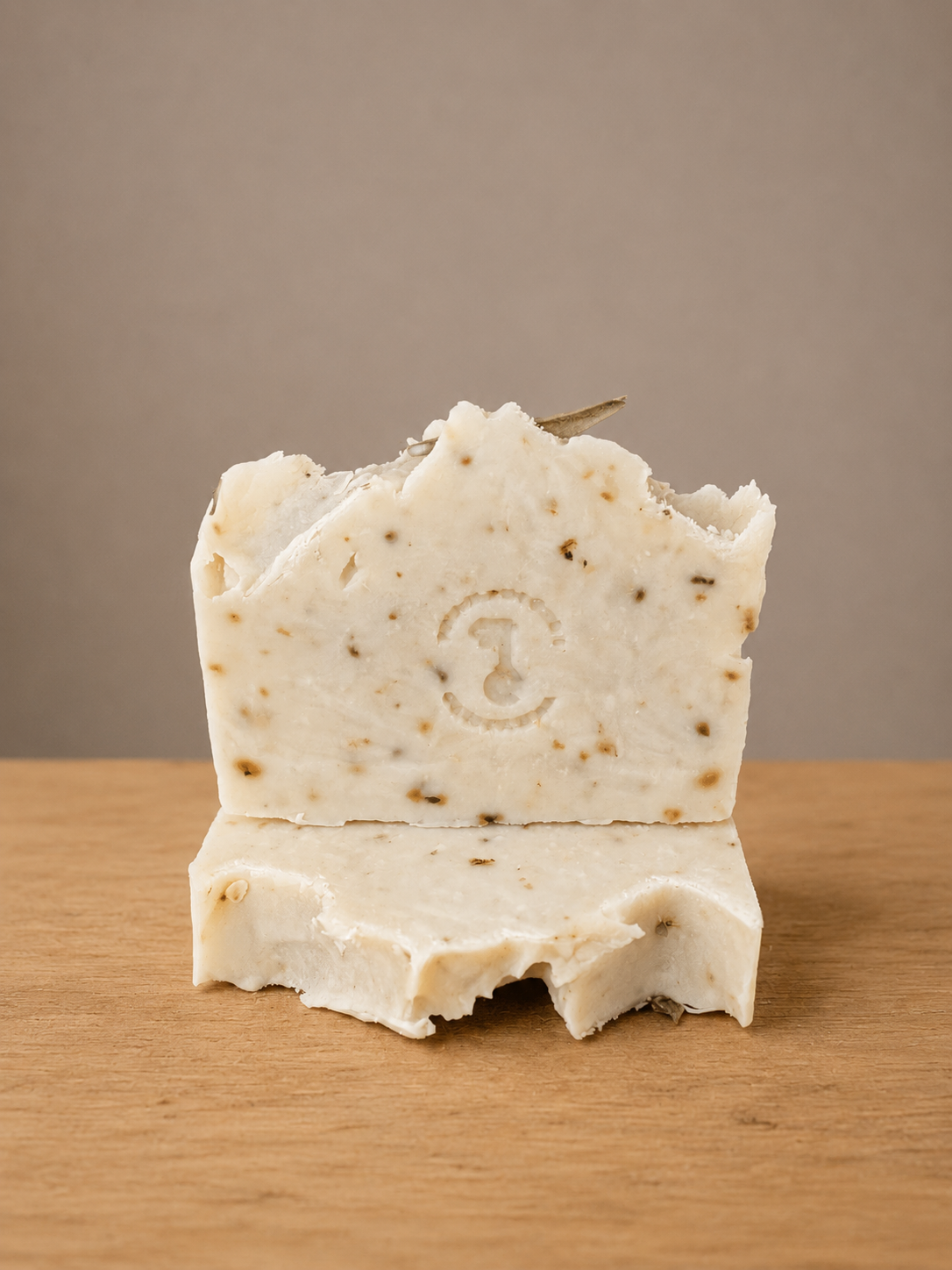 Quen Olive Leaf Exfoliating Soap