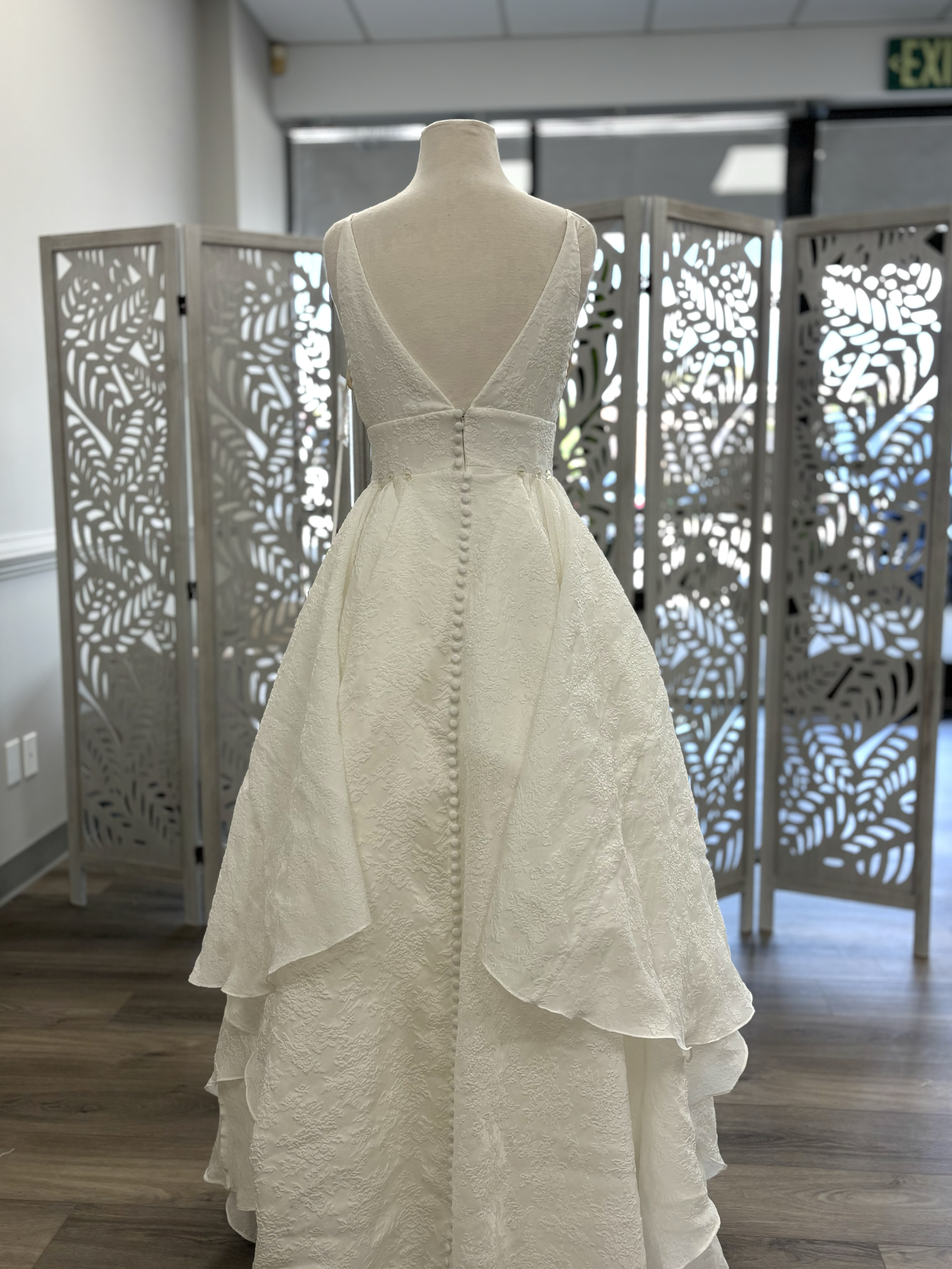 6-point american bustle at waist