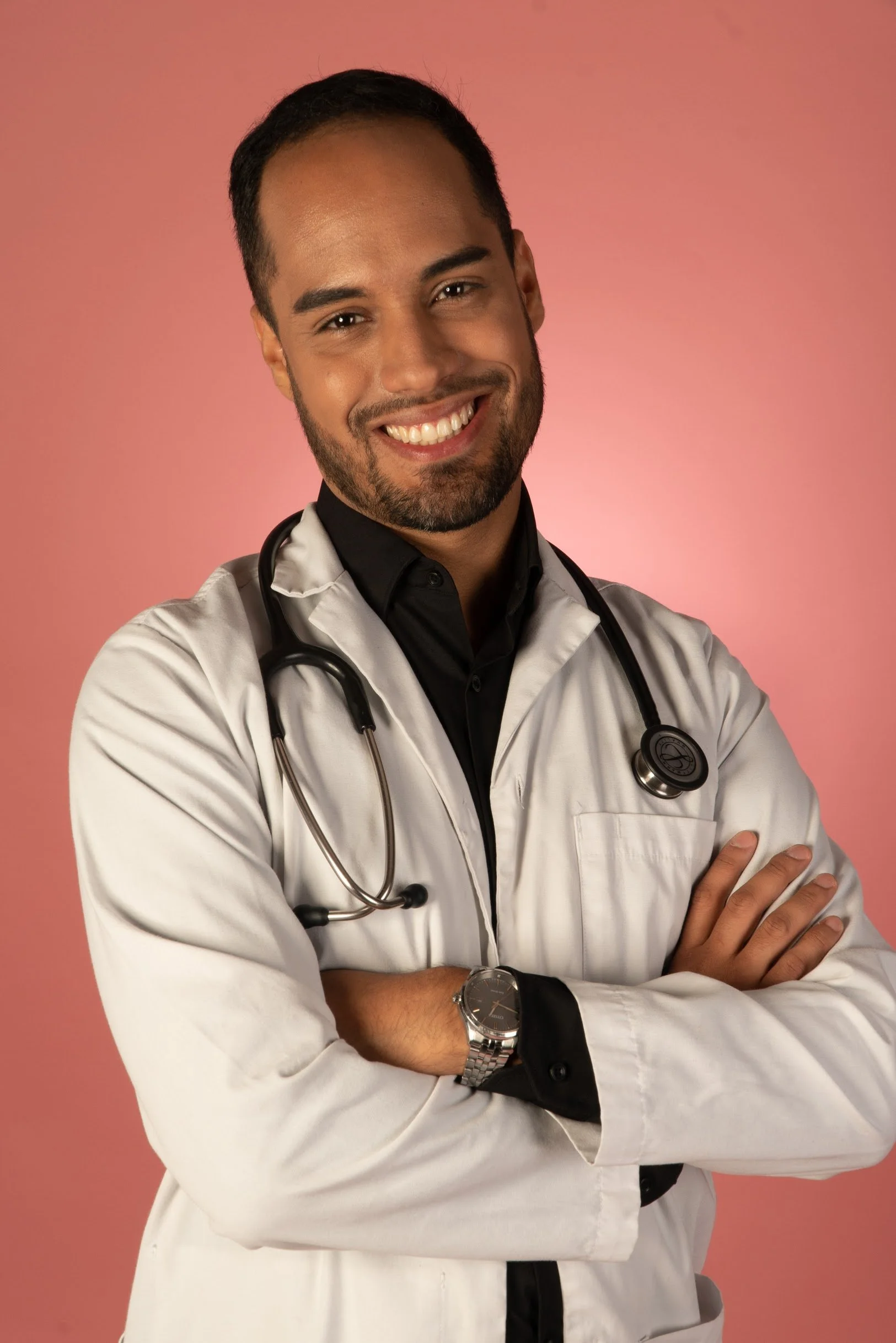Portrait of Dr. Ricardo Fuentes, Santelices Foundation director and performing arts medicine specialist.