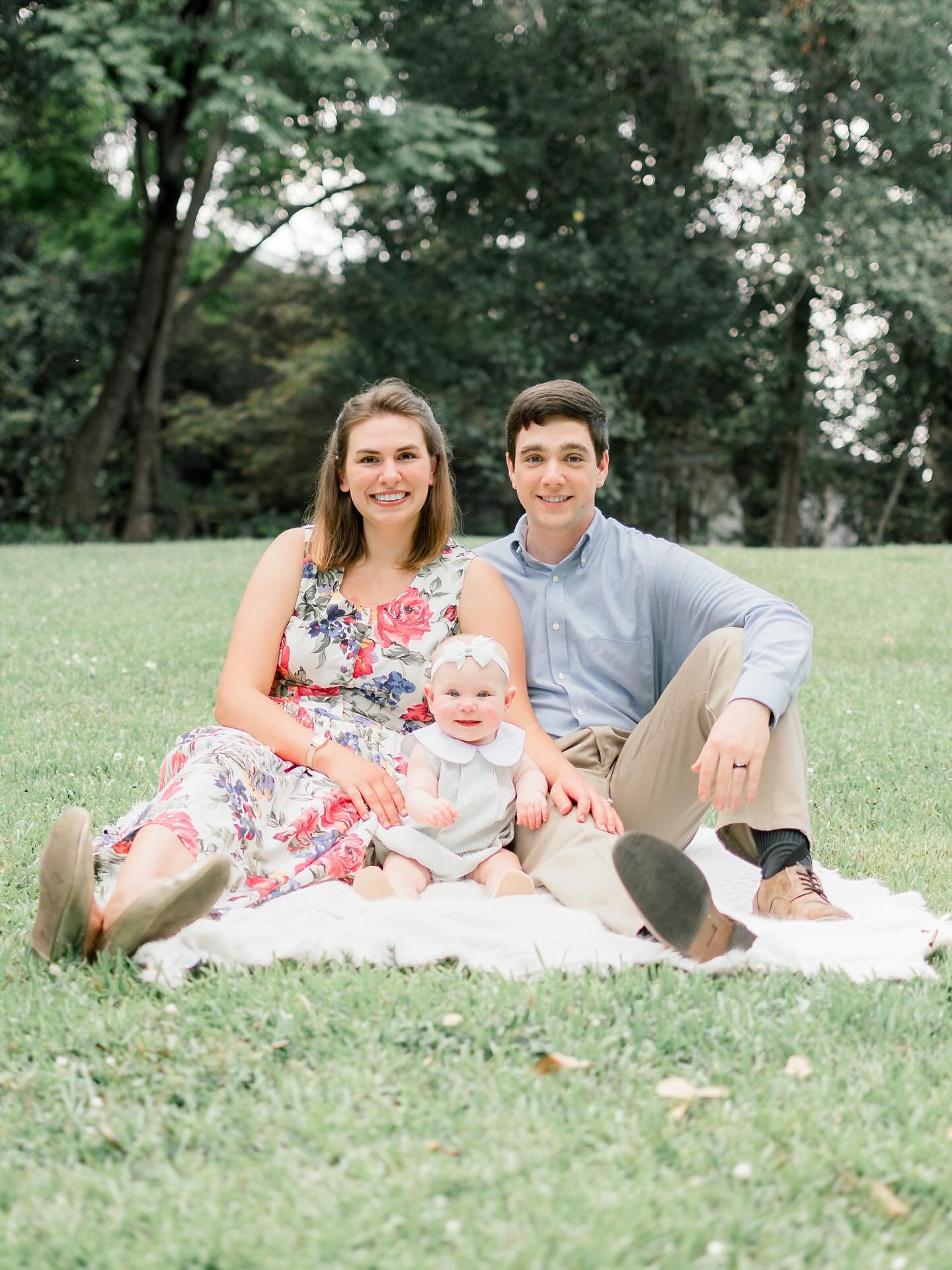 The sweetest summertime session with the Billeaud-Lehotskys! What a beautiful family! 🌸🩷