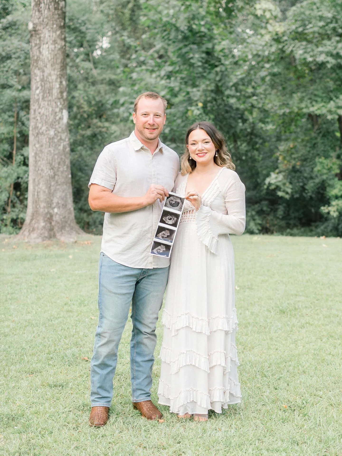 This adorable couple is having a baby &amp; I couldn&rsquo;t be more excited! 😍 The rain and clouds didn&rsquo;t stop us from having a beautiful session!