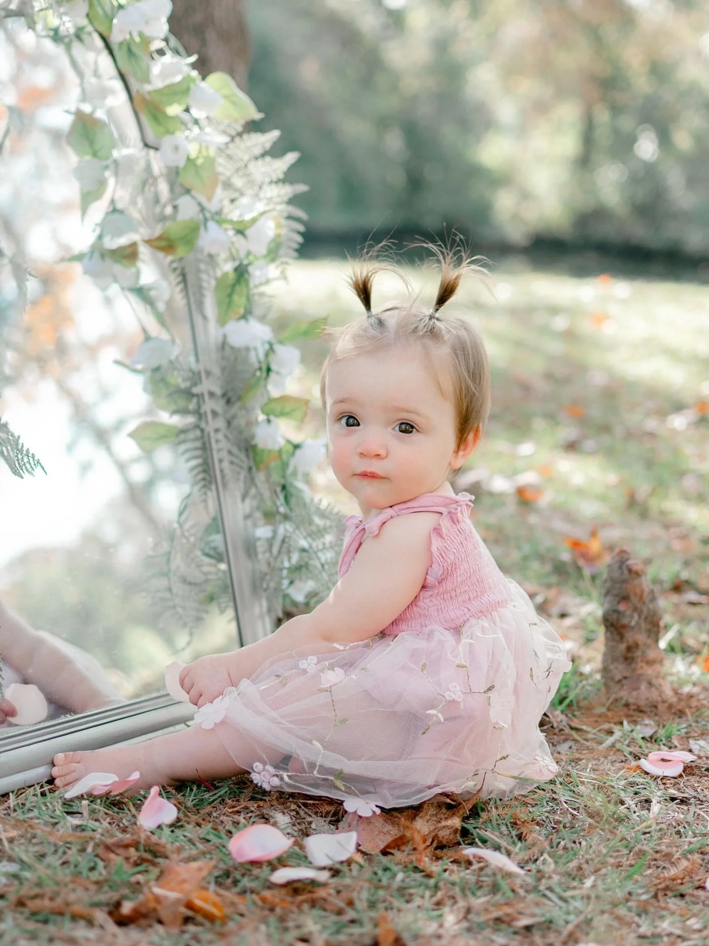 A happy belated birthday for this sweet girly! 🤩🎉 I loved being a part of their big milestone session!