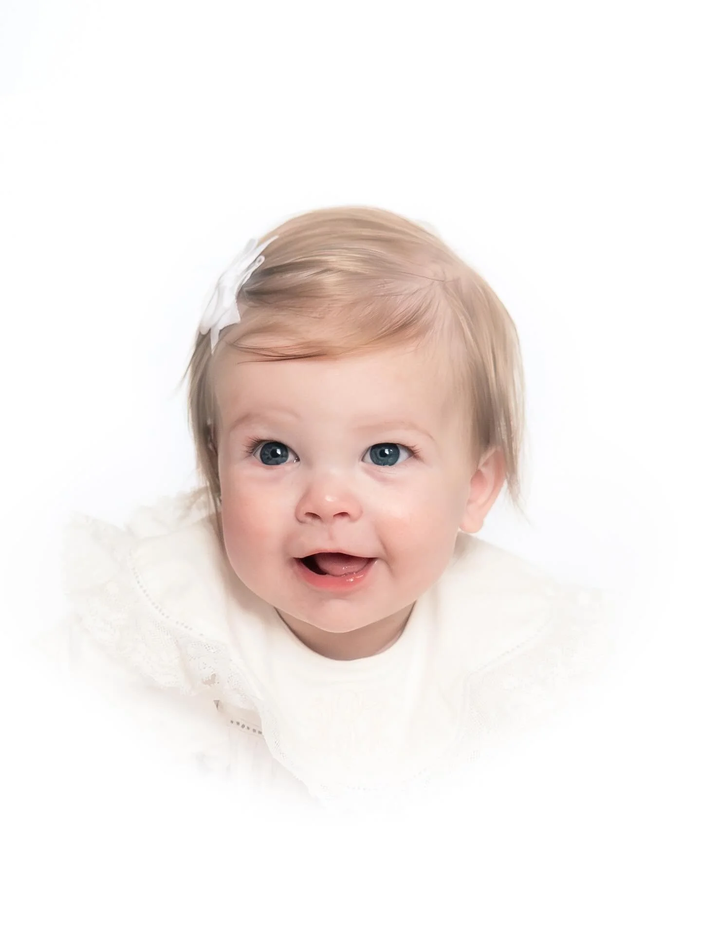 Absolutely perfect!! So in love with this girly&rsquo;s heirloom &amp; 6 month photos!