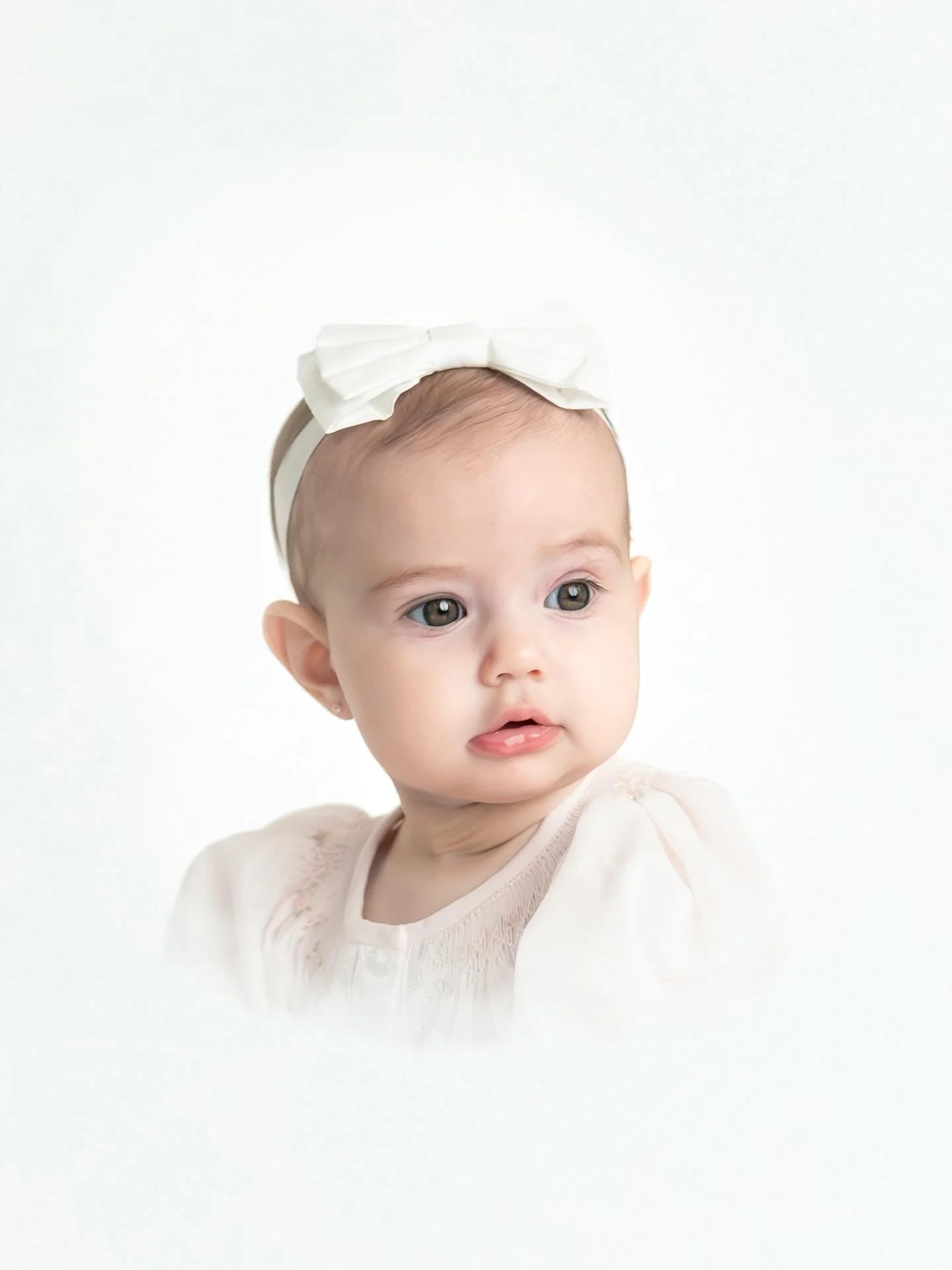 Heirloom sessions are so much fun &amp; I&rsquo;m always obsessed with the results! 😍 How cute is she?!