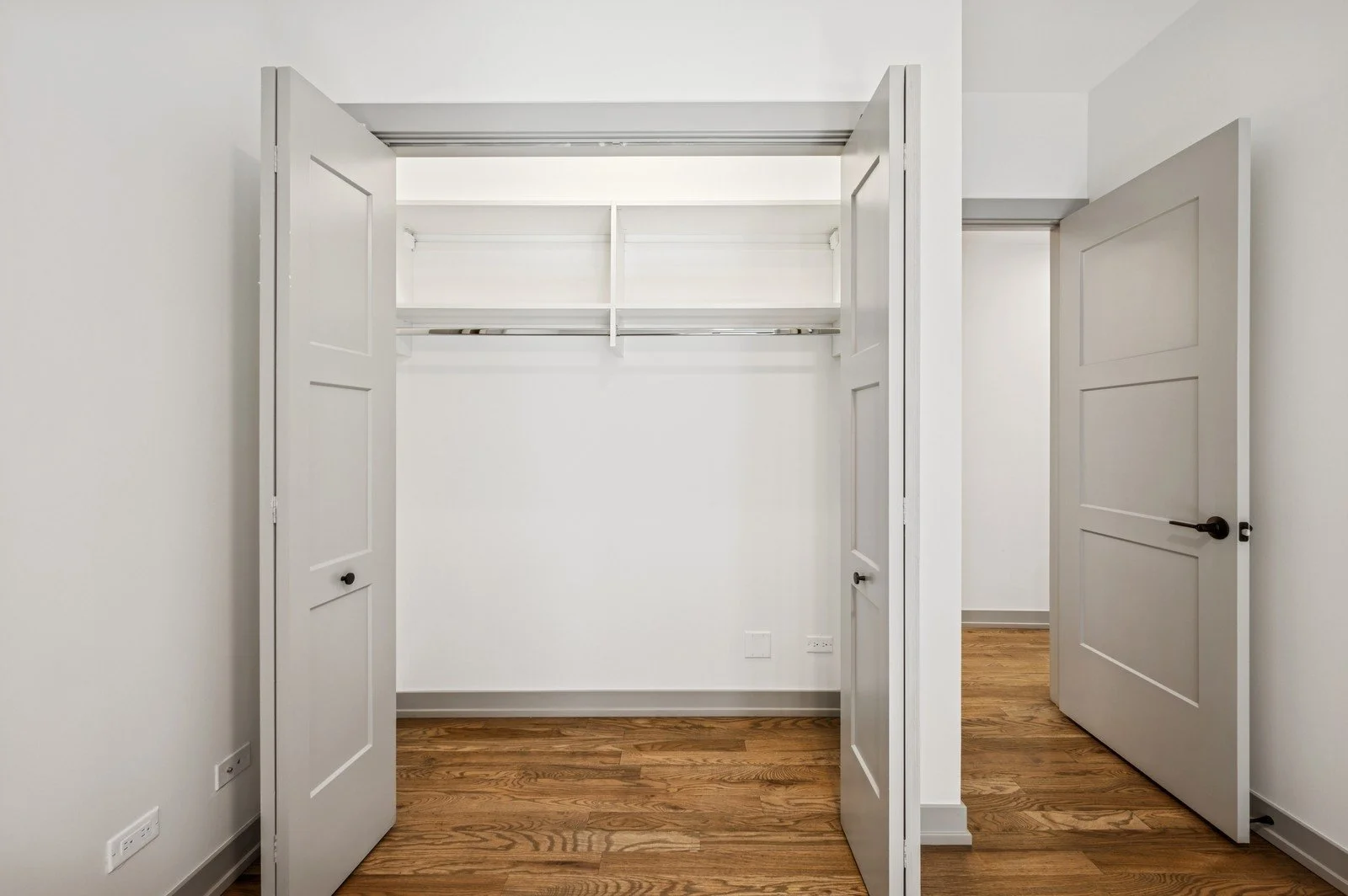 11_1341WEstesAve_Unit2A_153002_2ndBedroom_Large.jpg
