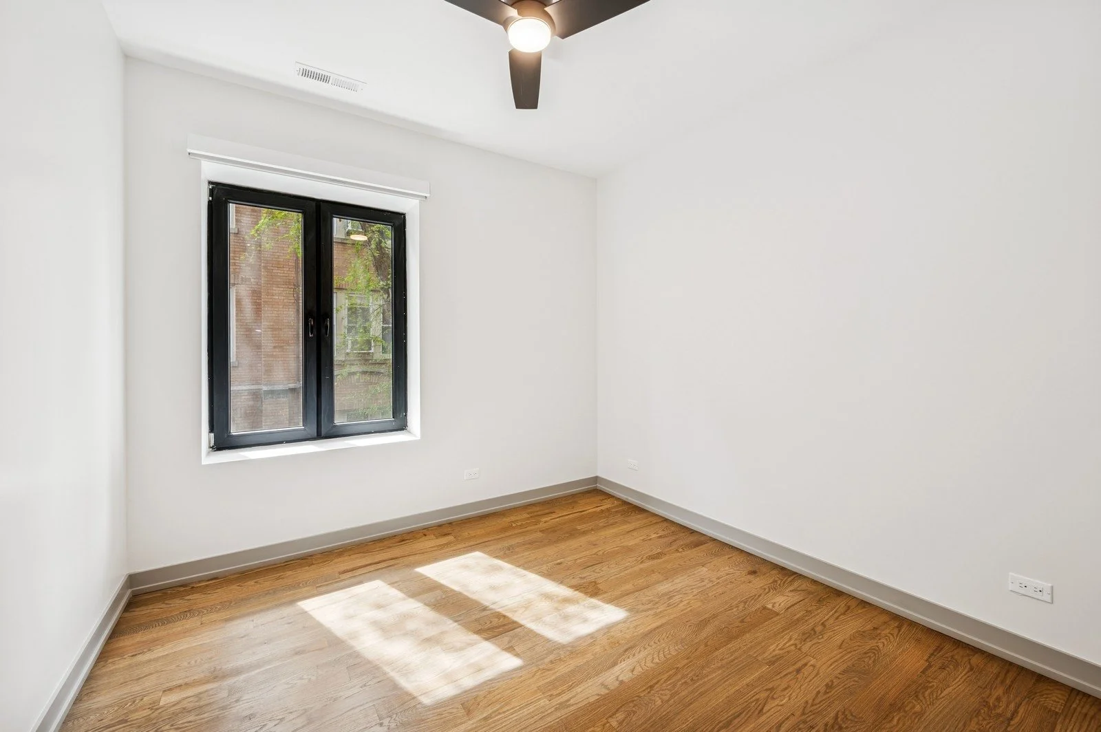 10_1341WEstesAve_Unit2A_153_2ndBedroom_Large.jpg