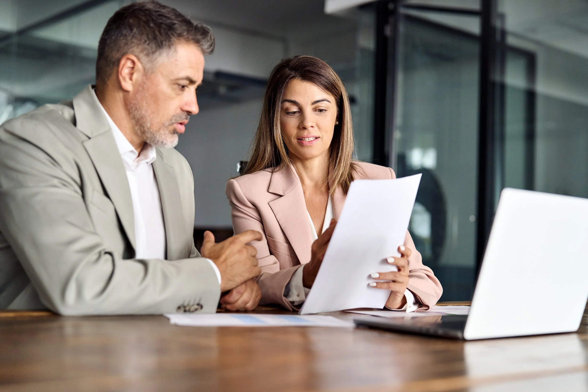 7 Common Mistakes Physicians Make When Signing a Physician Employment Contract (and How to Avoid Them)