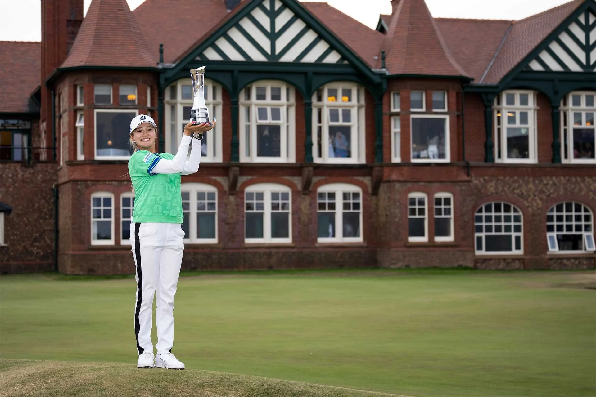 KUWAKI WINS AIG WOMEN’S OPEN, IRISH TRIO MISS CUT