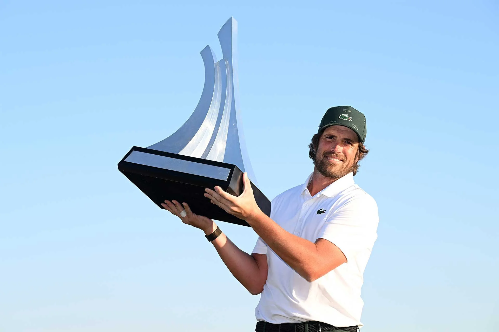 Spain’s Nacho Elvira came out on top to win the Dubai Invitational at Dubai Creek Resort where Ireland’s Shane Lowry was left to rue an untimely double bogey on the final hole (Photo: Getty Images/DP World Tour)