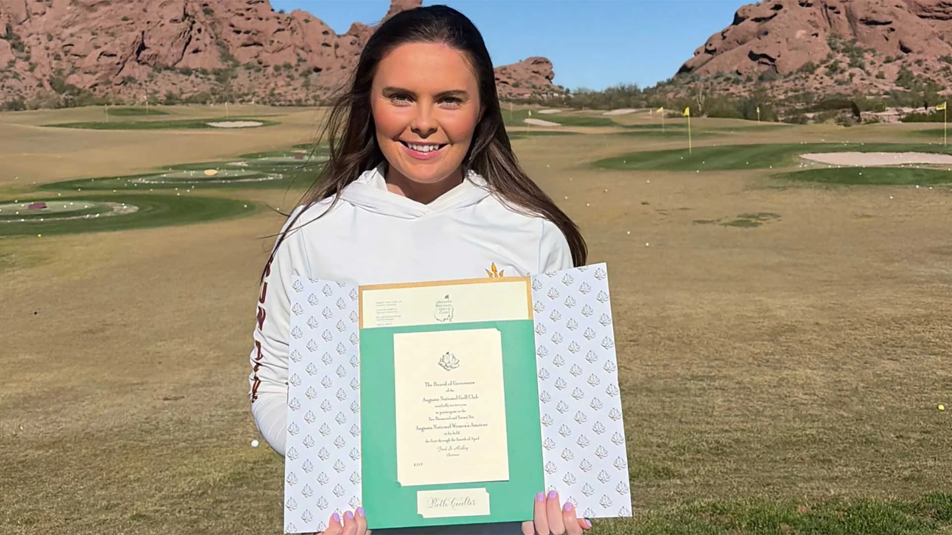 Kirkistown GC’s Beth Coulter with her invite to the Augusta Women's National Amateur. (Photo: Golf Ireland)