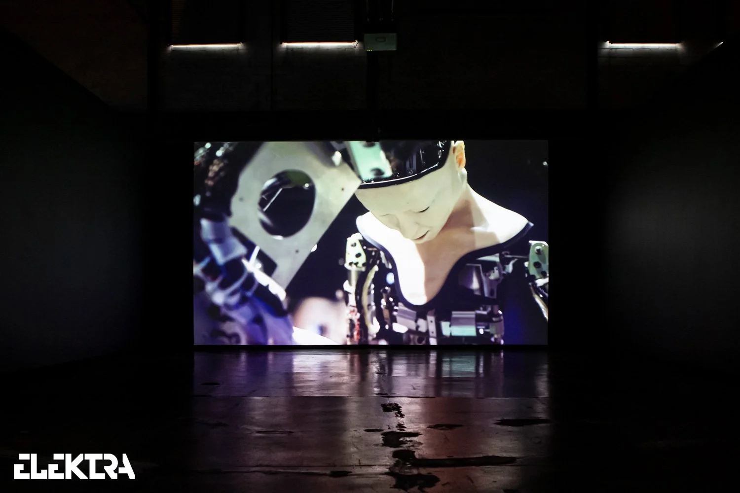   Justine Emard ,  Soul Shift , 2018. (Crédit photo : Christian Pomerleau - GRIDSPACE) 