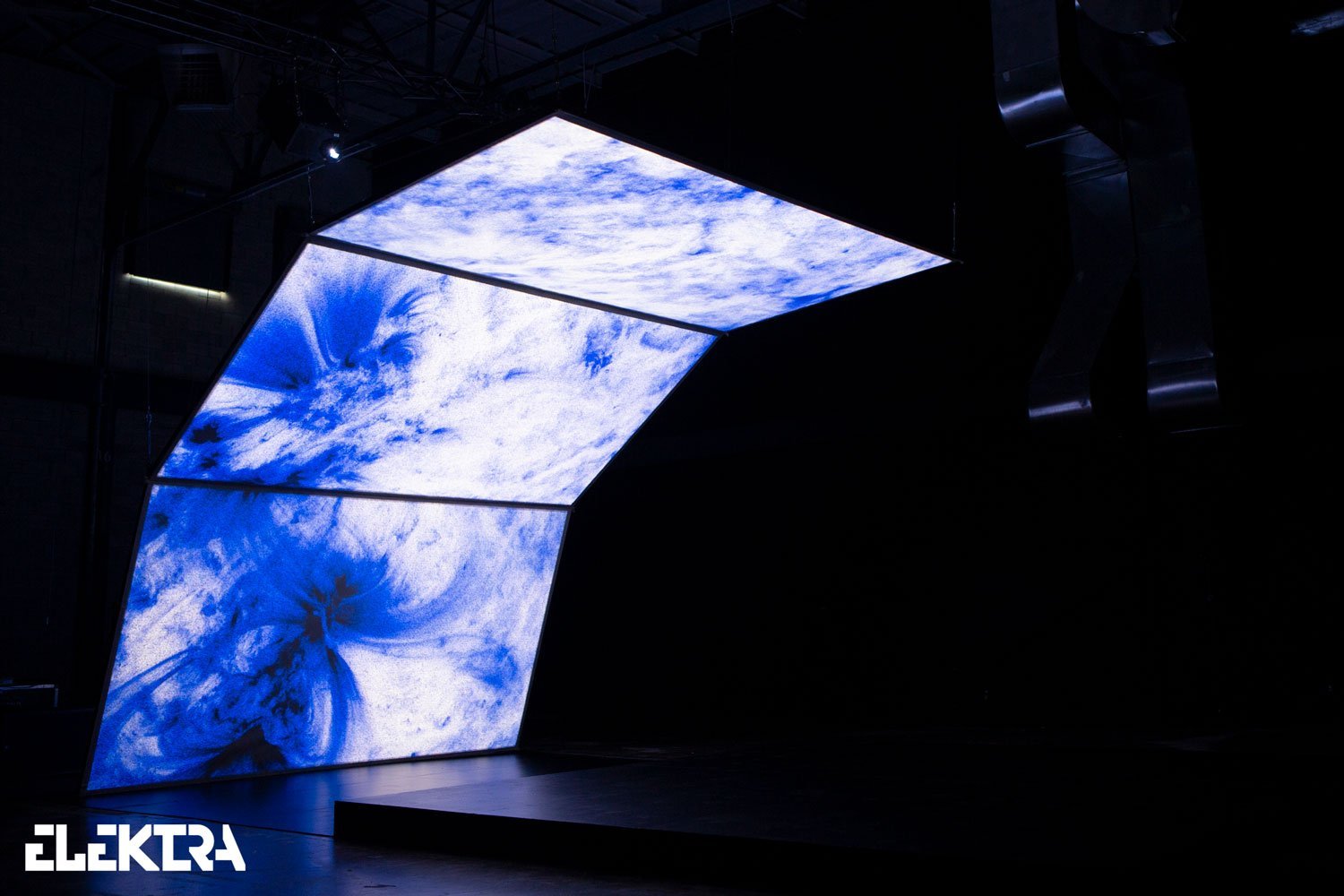   Ryoichi Kurokawa ,  unfold , 2016. (Crédit photo : Christian Pomerleau - GRIDSPACE) 