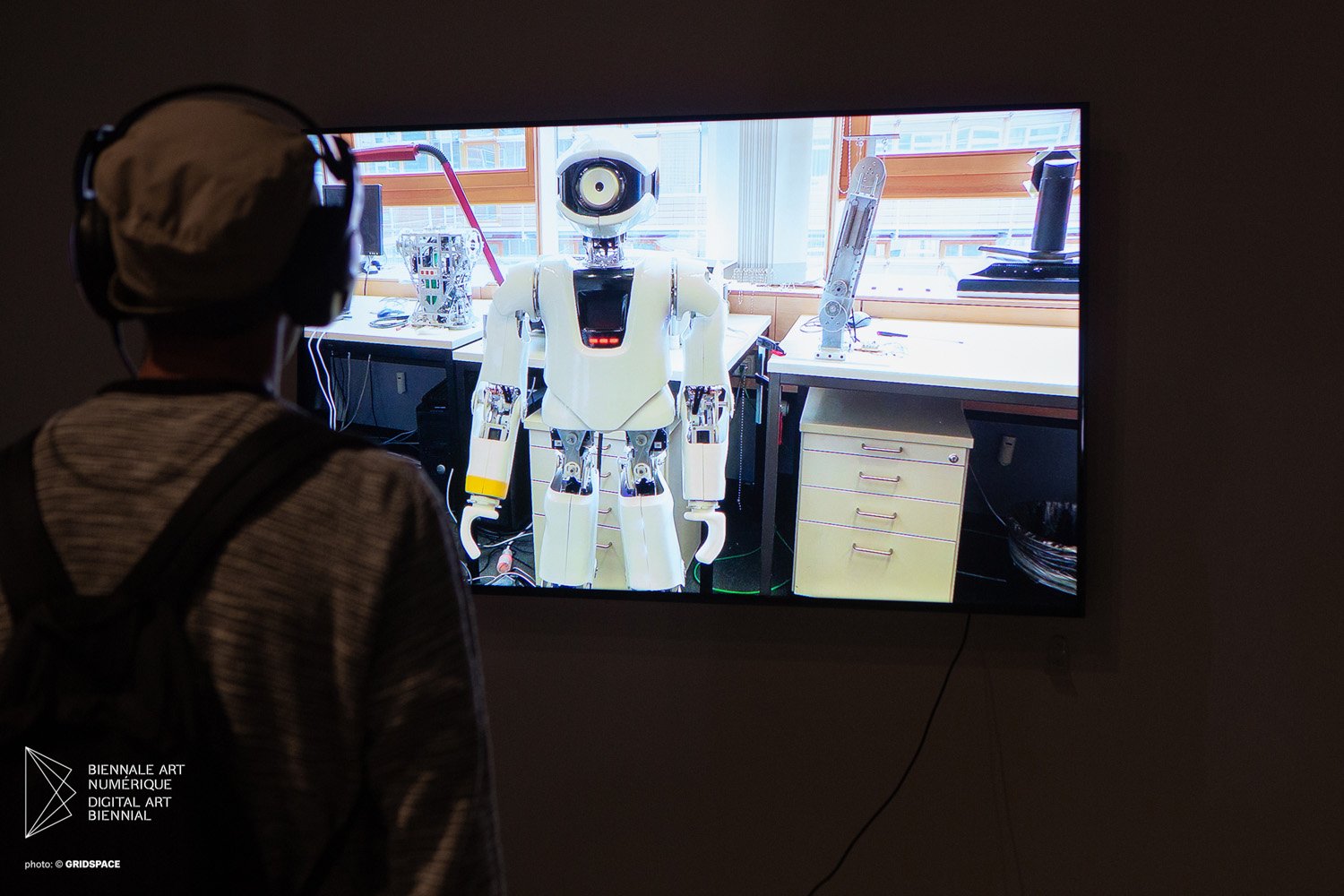   Ali Kazma ,  Robot (série Résistance) , 2013, Vidéo, Dimensions variables 
