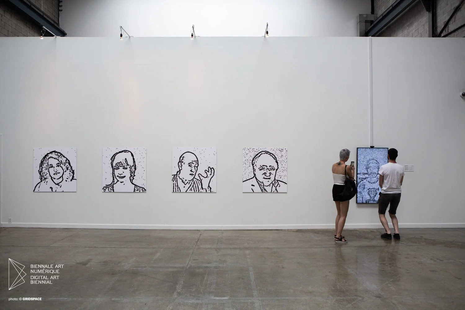   Christa Sommerer &amp; Laurent Mignonneau ,  Portrait on the Fly , 2015, Installation interactive, Dimensions variables 