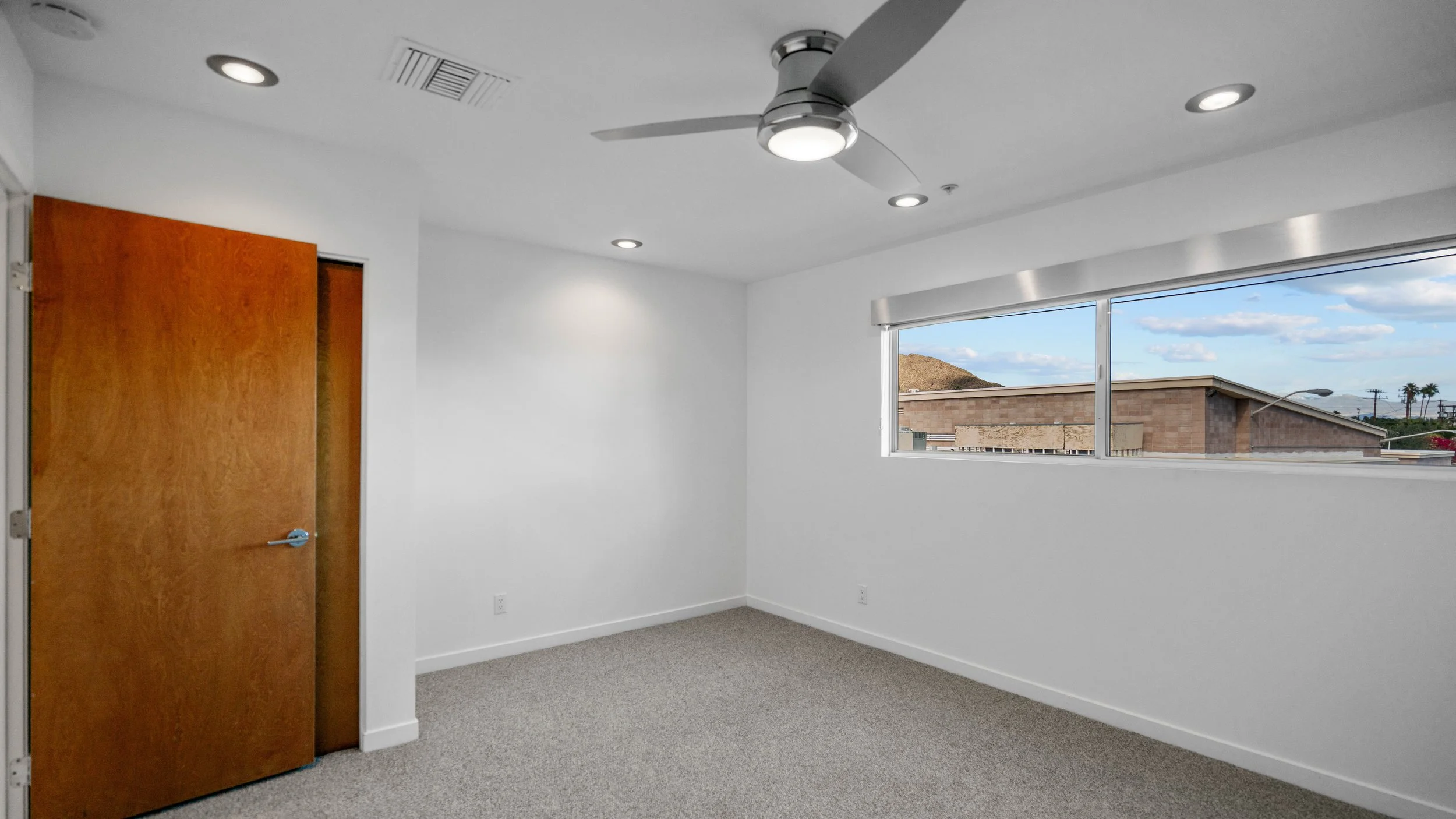 20 valley-views-from-every-room-palm-springs-corner-condo.jpg