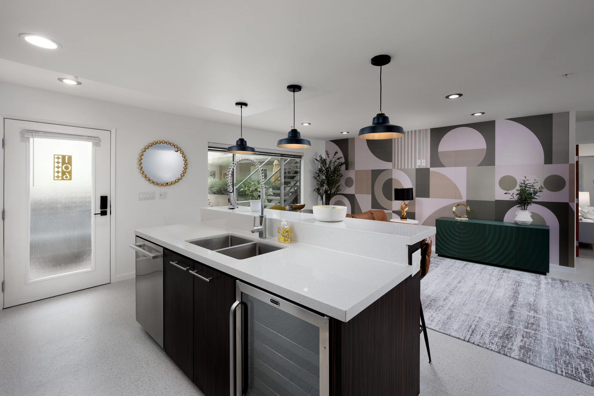 3b palm-springs-condo-dining-area-patio-views.jpg