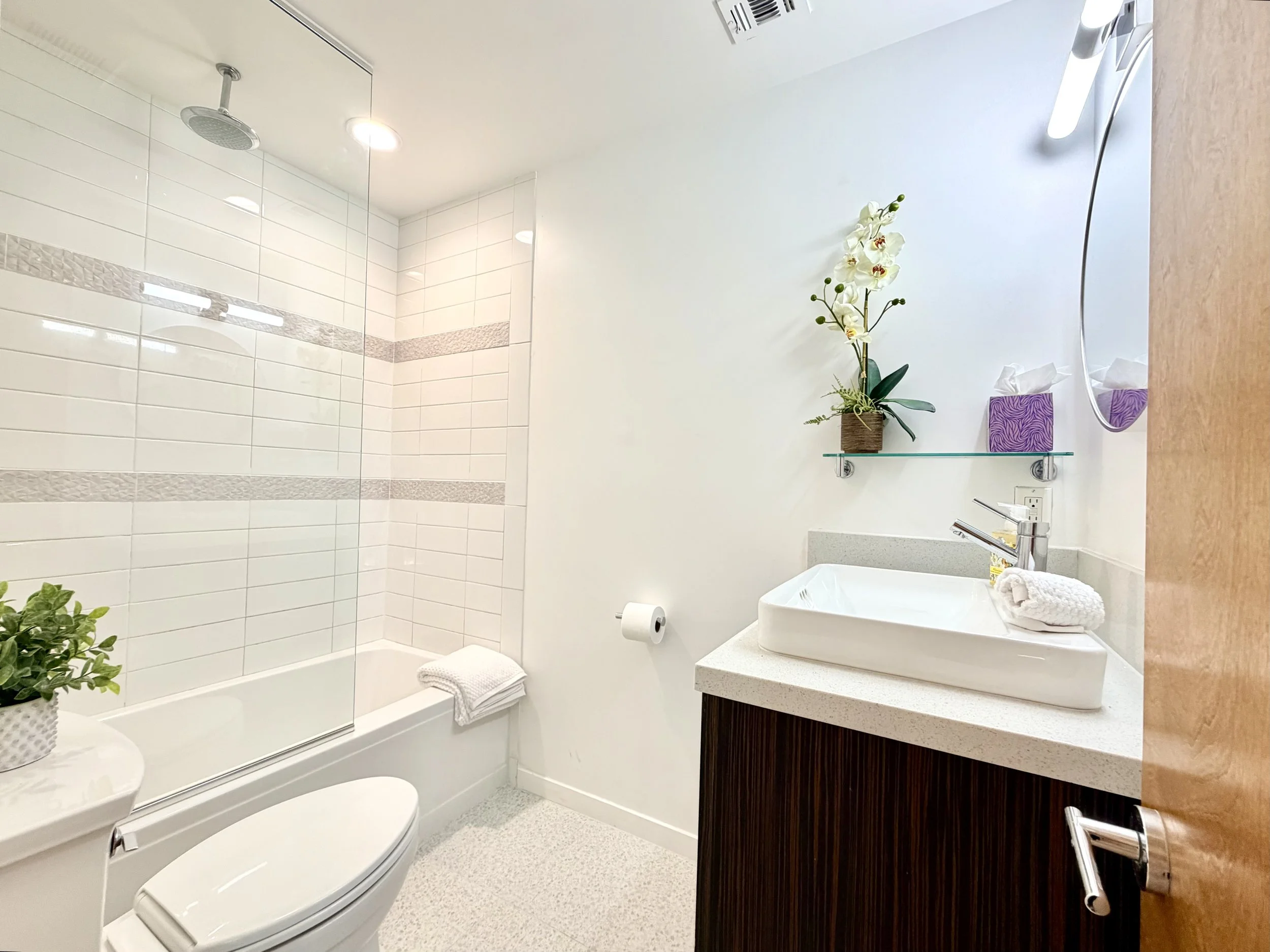 23. bathroom minimal design.jpeg