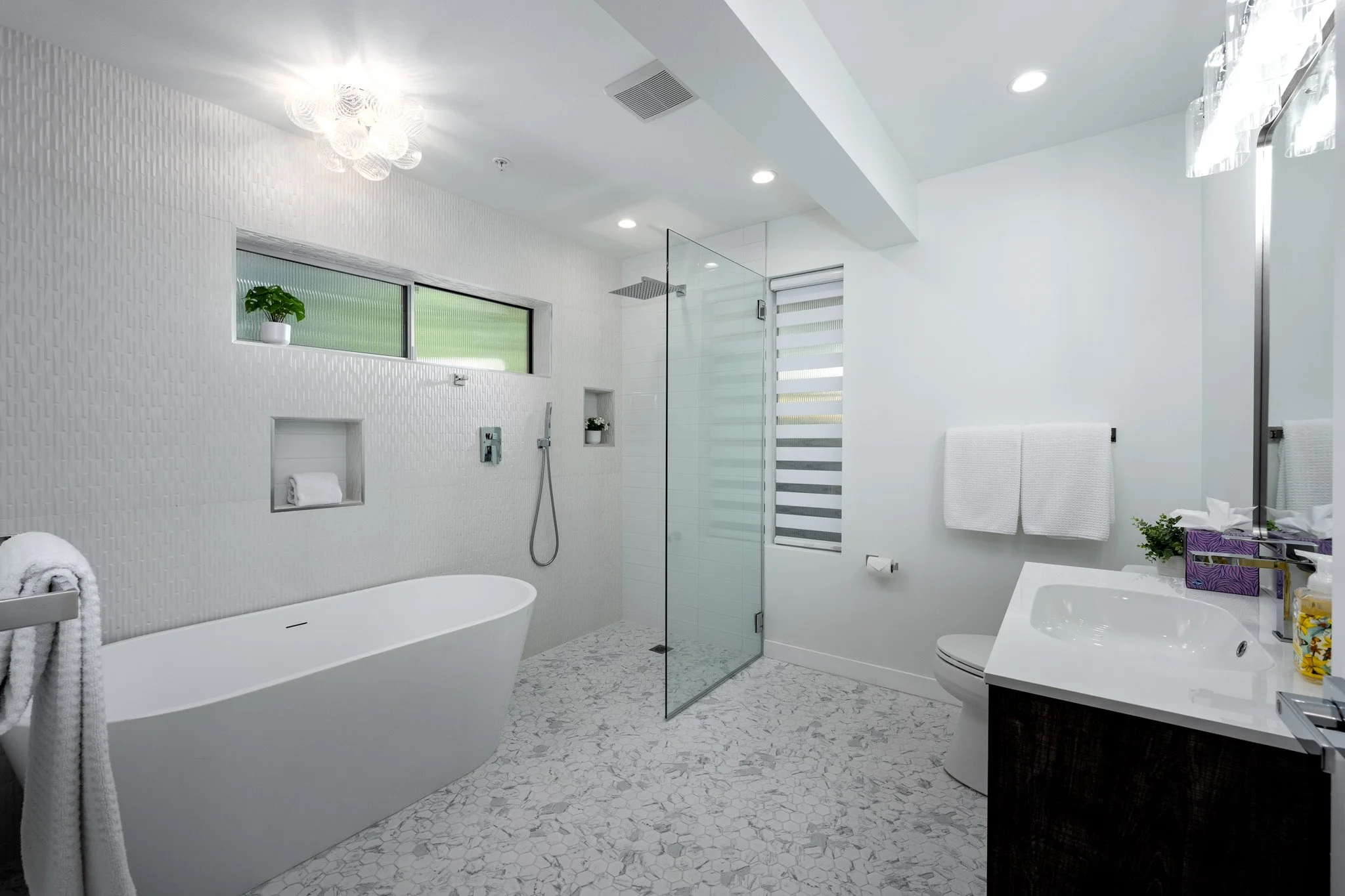 17  querencia-palms-unit-107-bathroom-01-renovated-bathroom-palm-springs-california-palm-springs-realtor.jpg