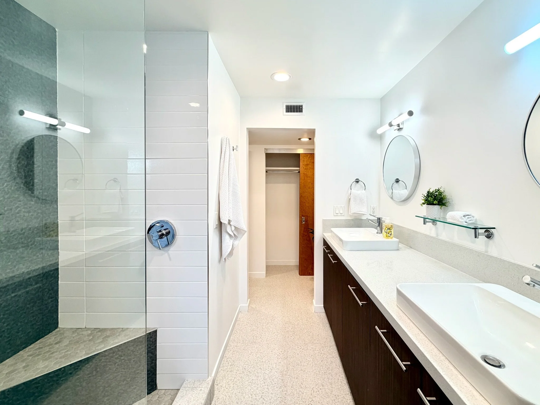 7. bathroom primary modern.jpeg