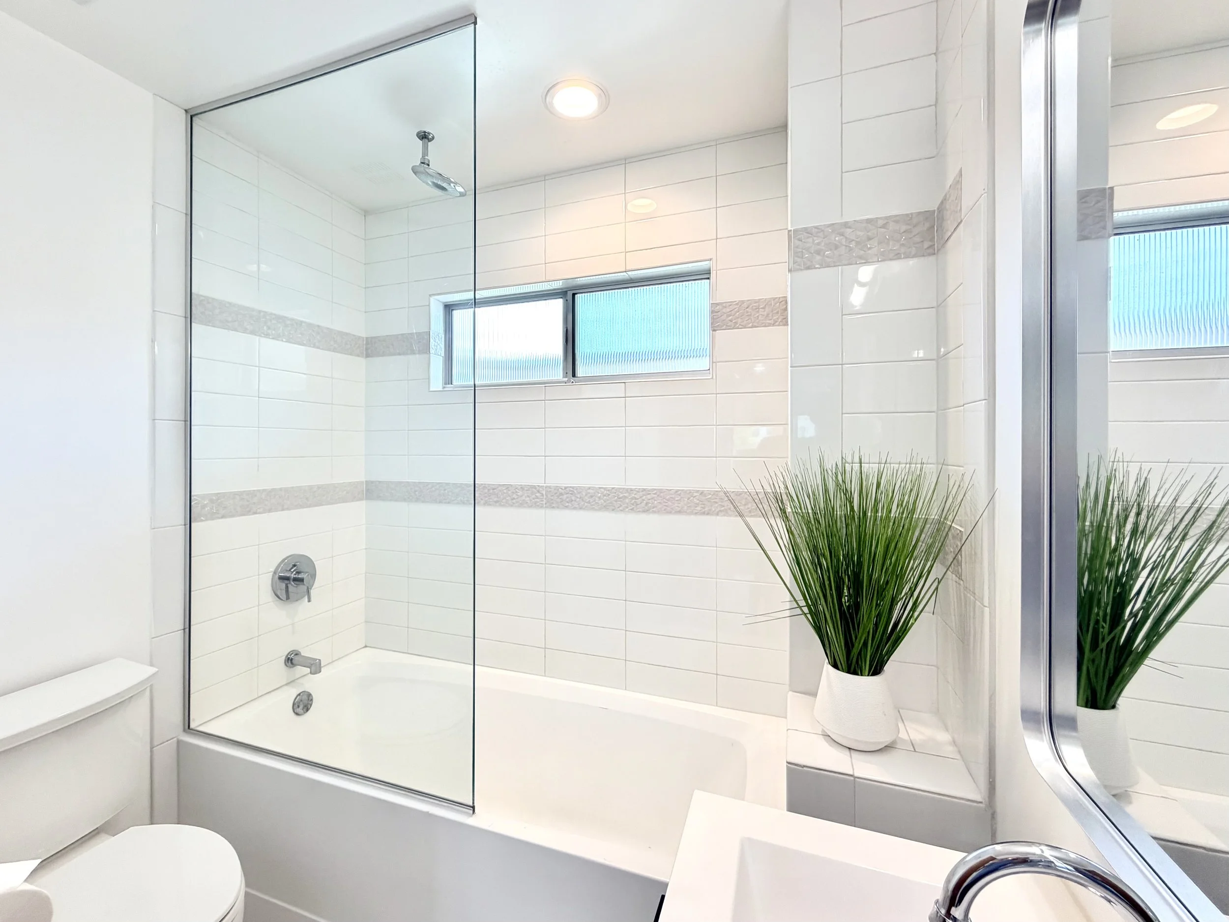 3 palm springs modern bathroom.jpeg