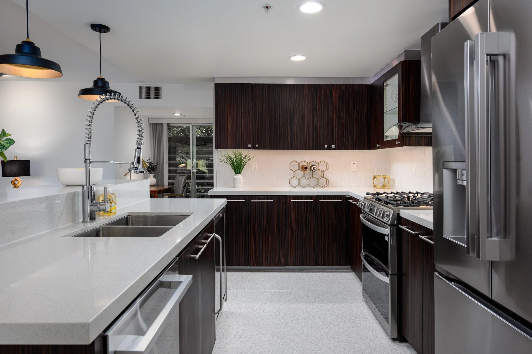 3. 2-bedroom-condo-palm-springs-kitchen-and-dining.jpg