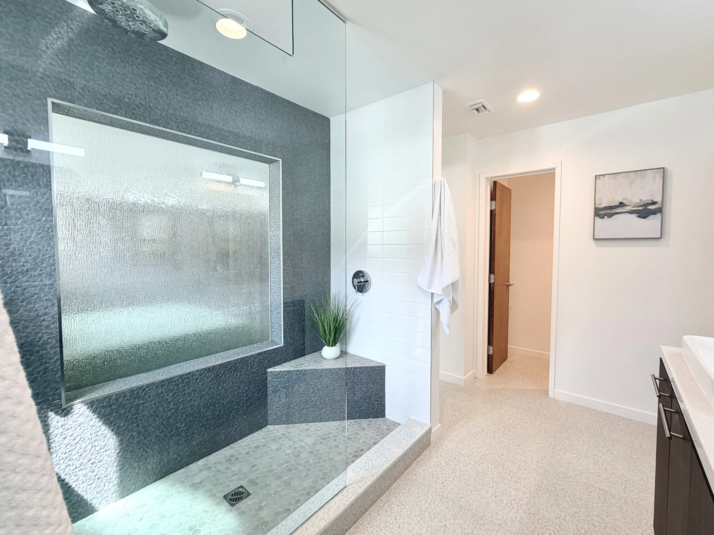 8 palm springs sleek bathroom design.jpeg