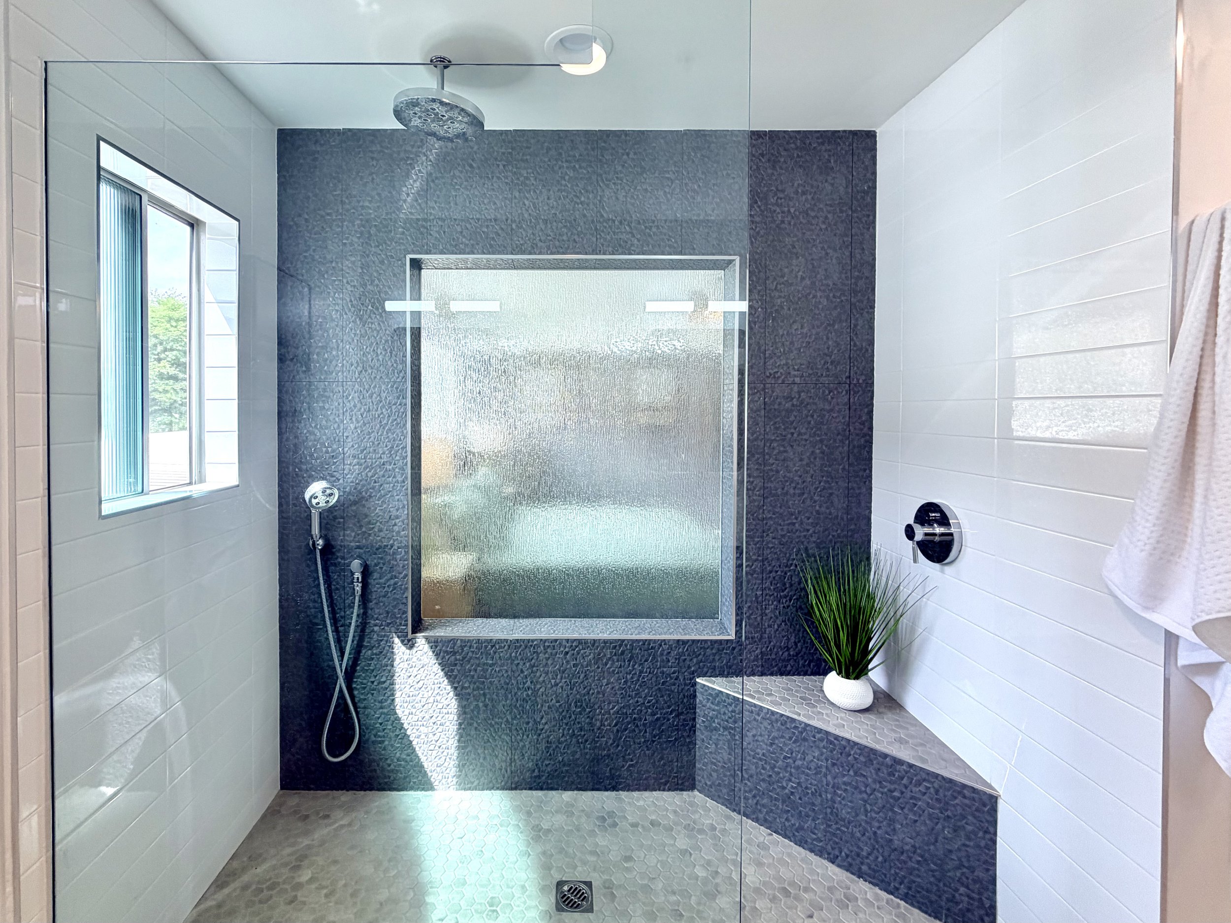 7.palm springs modern bathroomjpeg.jpeg