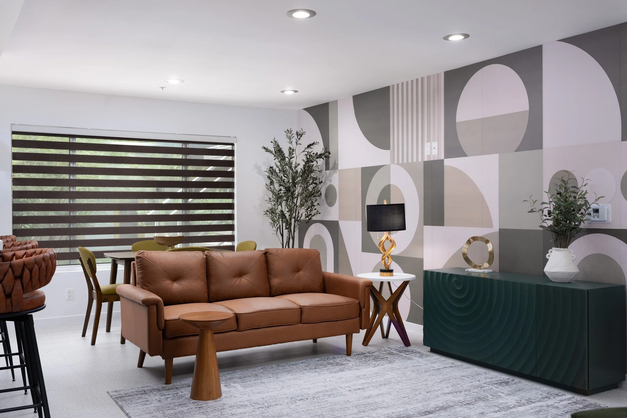 7 palm-springs-condo-family-room-interior-view.jpg