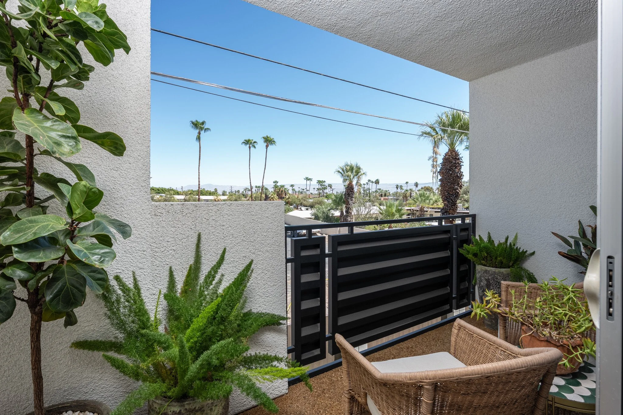 9aquerencia-palms-patio-valley-views-palm-springs-condo.jpg