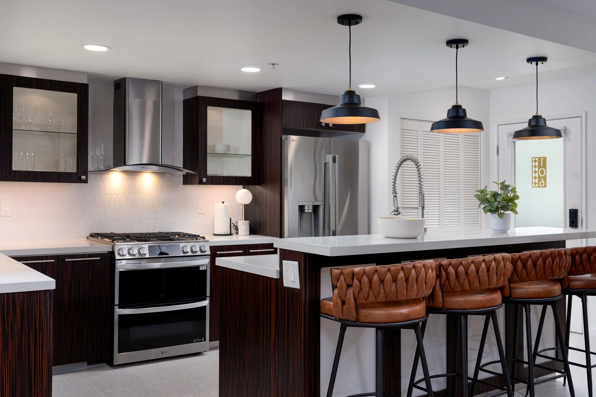 2. palm-springs-condo-kitchen-cabinetry-and-counters.jpg