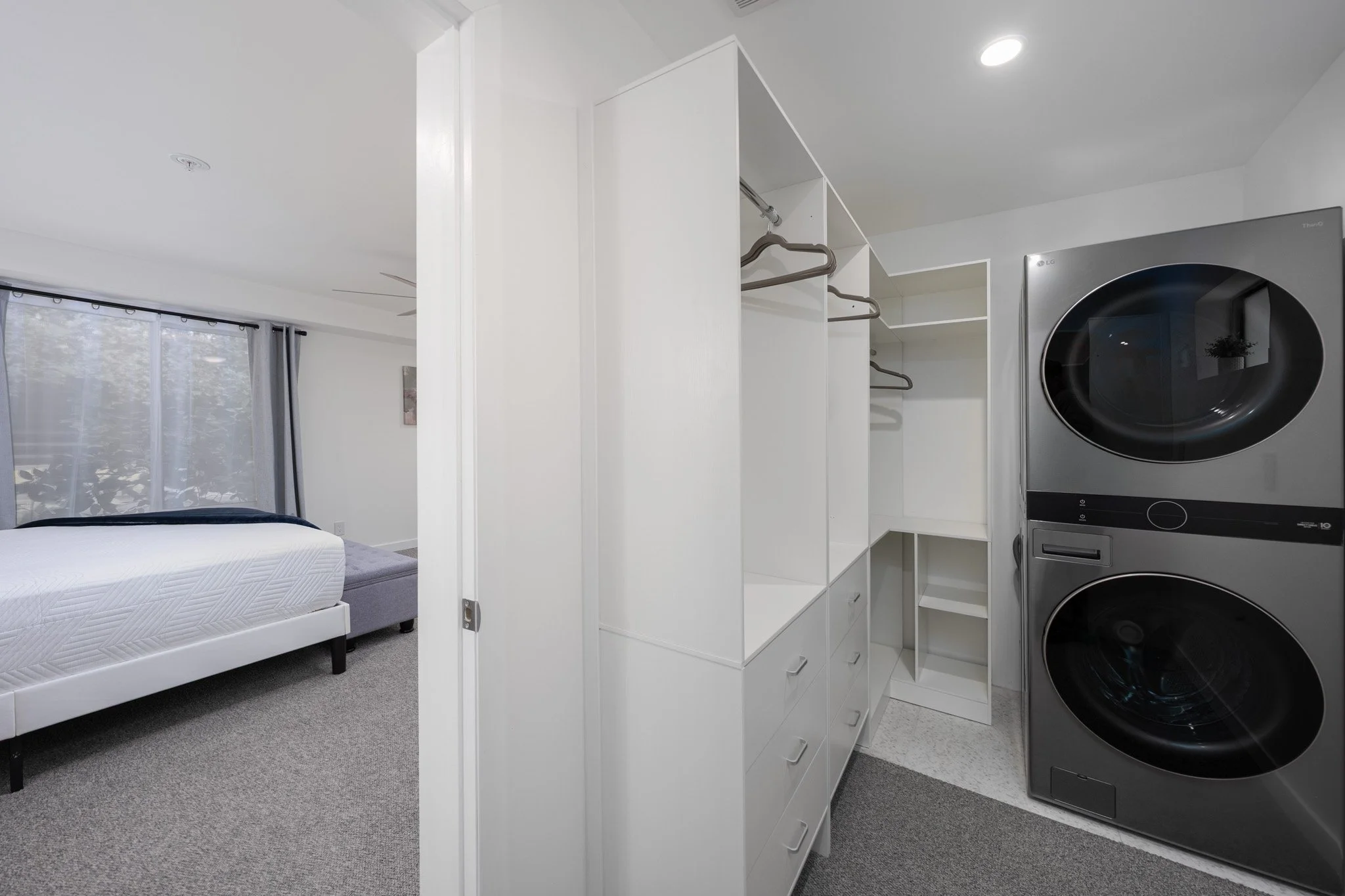 15  querencia-palms-unit-107-bedroom-01-primary-bedroom-palm-springs-california-compass-real-estate.jpg