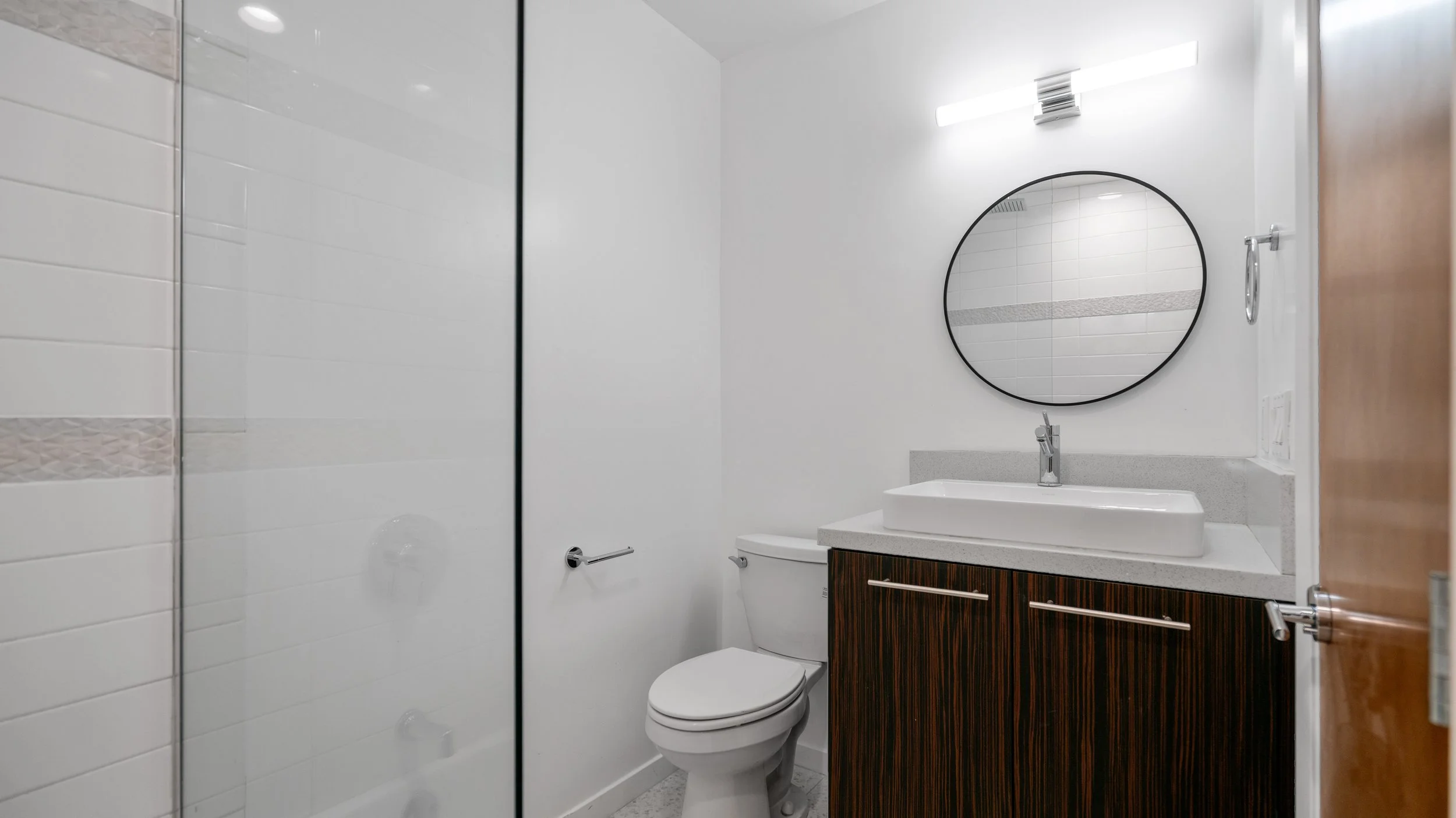 22 2-bath-condo-south-palm-springs-updated-bathroom.jpg
