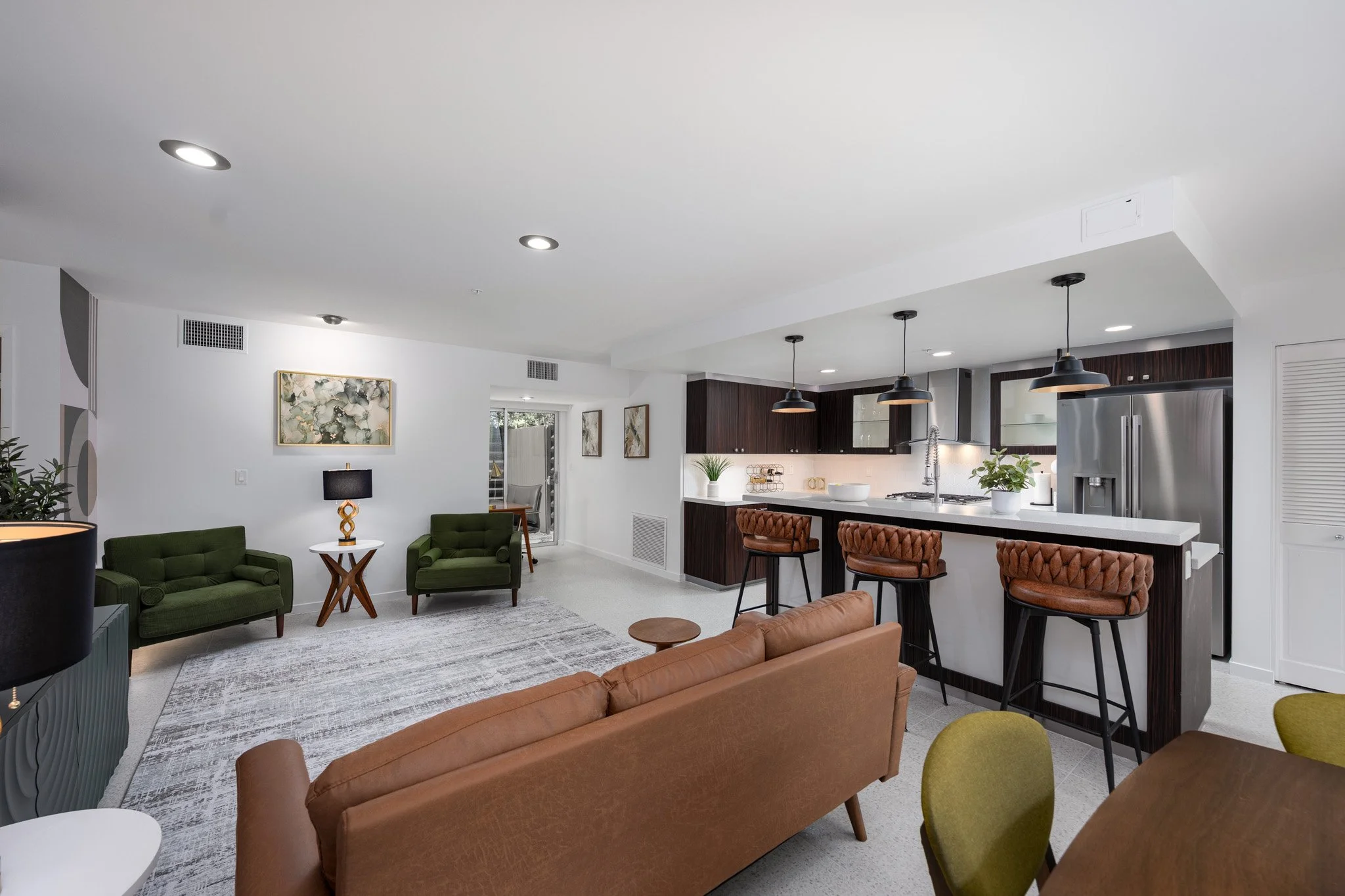 4b querencia-palms-living-room-patio-sliders-palm-springs.jpg