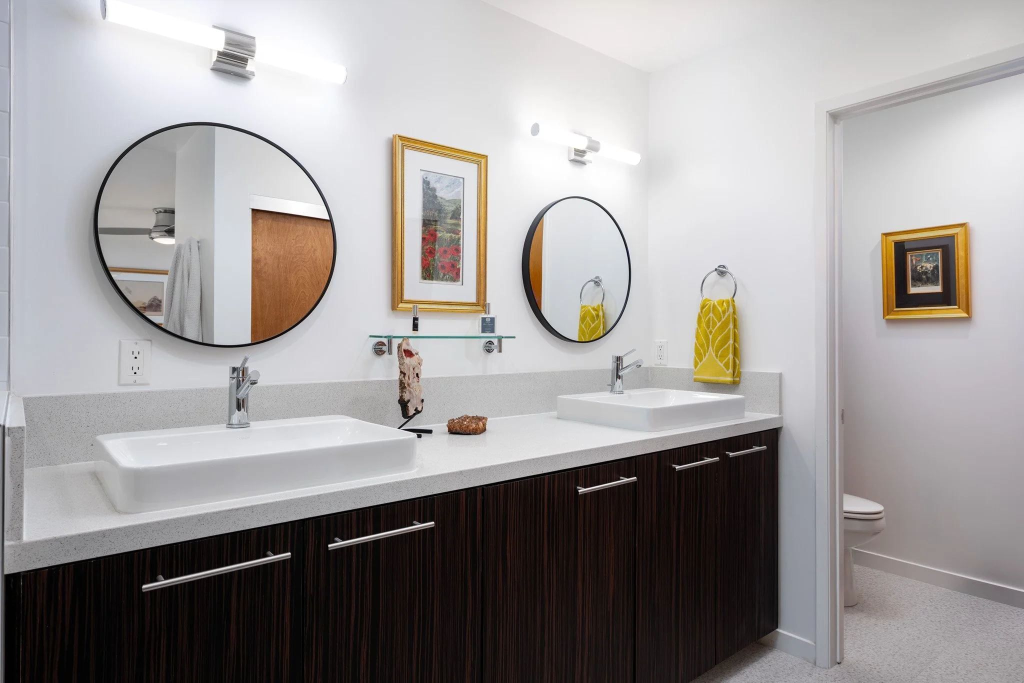 17 condo-south-palm-springs-updated-bathroom.jpg