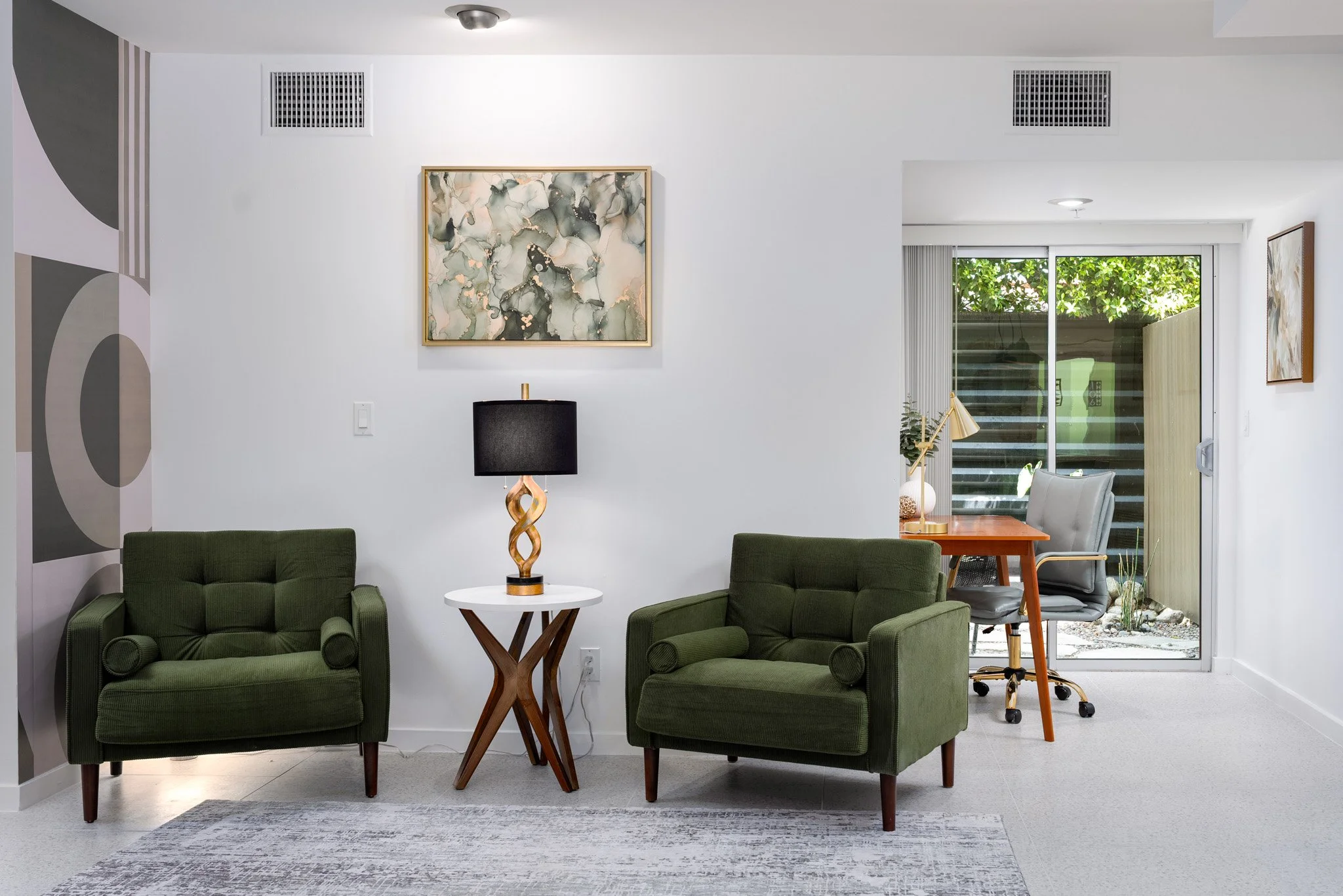 9 palm-springs-condo-family-room-querencia-palms.jpg