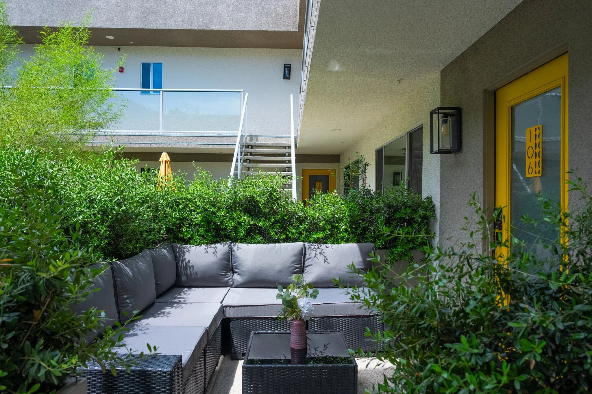 1b querencia-palms-front-courtyard-entry-palm-springs.jpg