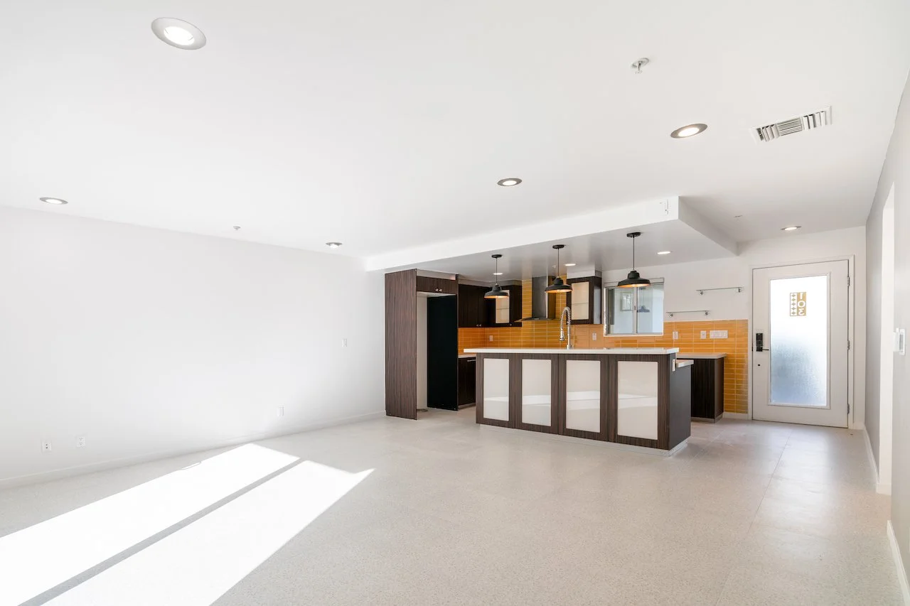 b64a6090-ae68-48e1-a44f-bf2e1aa62b35 - 012.jpg