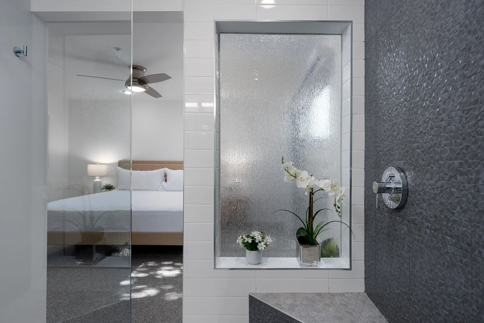 8 palm springs sleek bathroom design.jpg