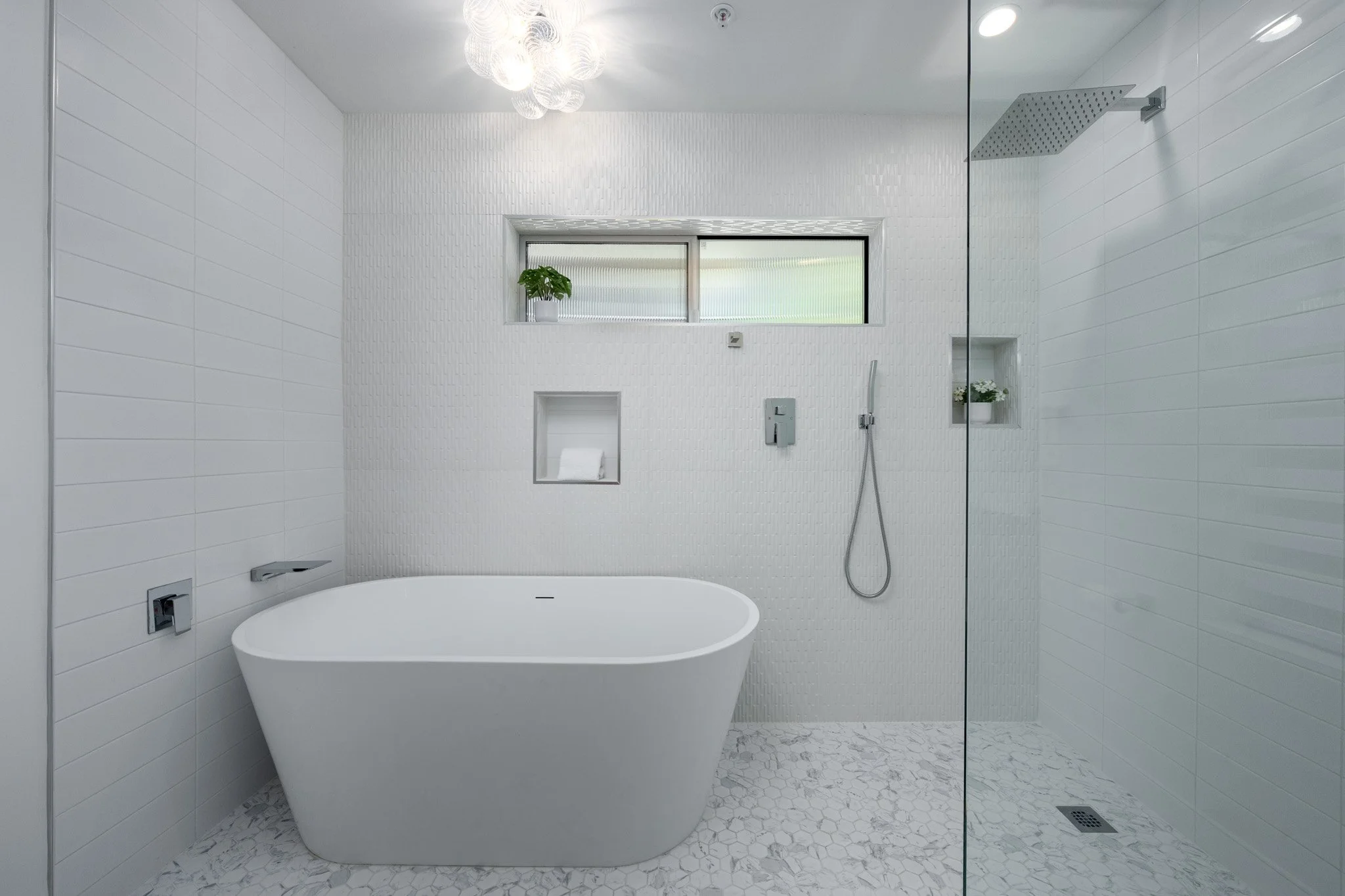 18  querencia-palms-unit-107-bathroom-02-modern-bathroom-south-palm-springs-palm-springs-condo-for-sale.jpg