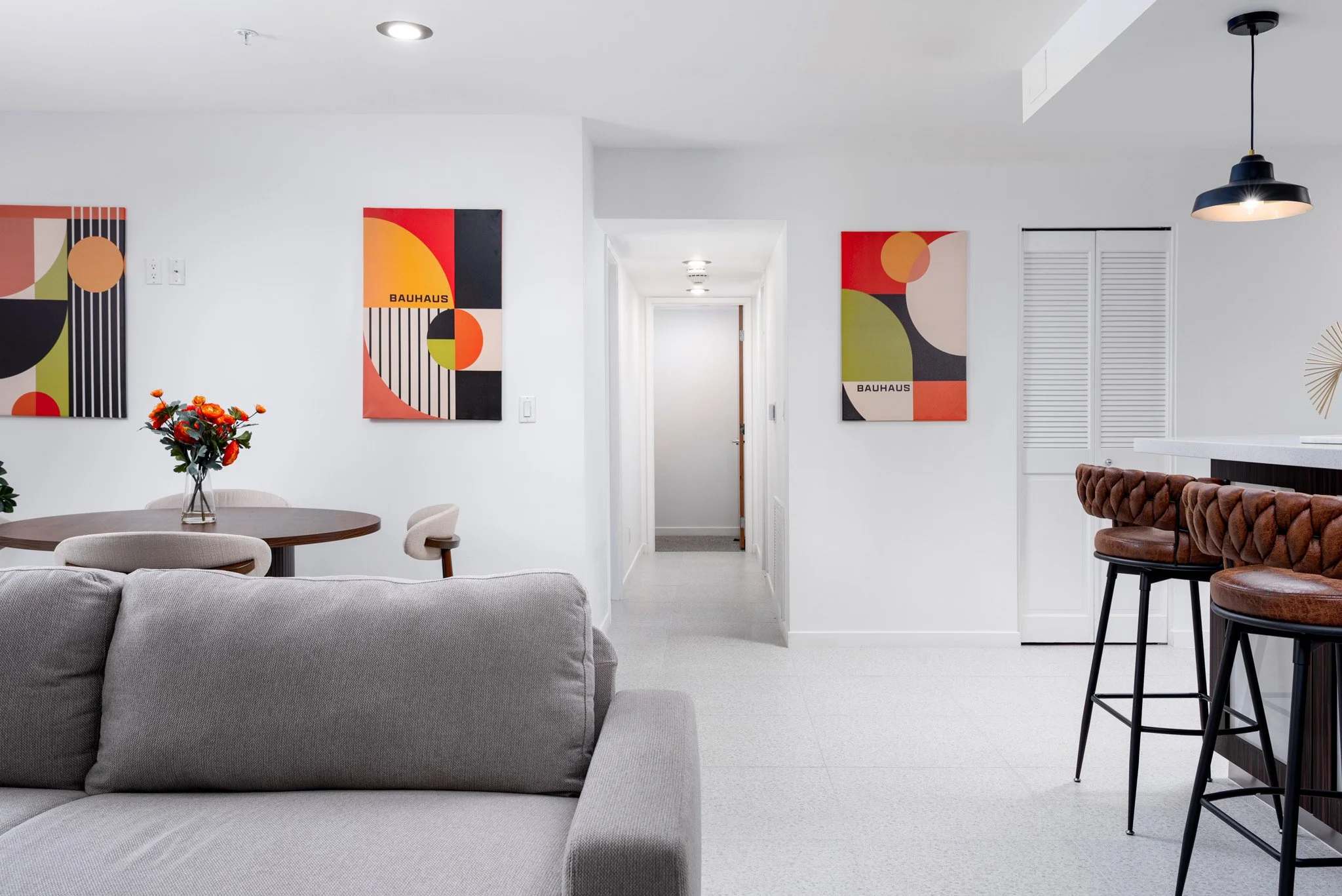3 modern home interiorjpeg.jpg