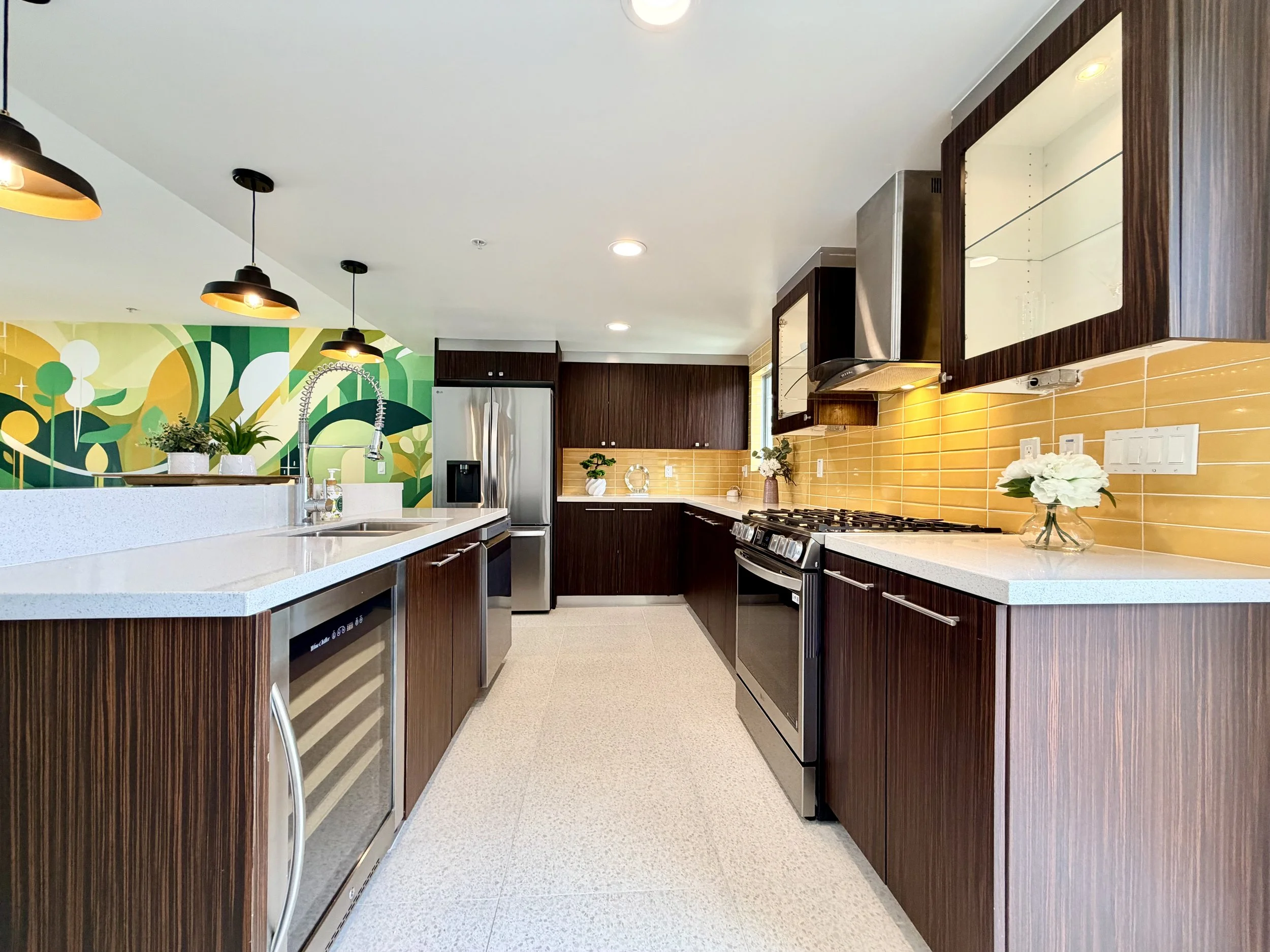 2 modern kitchen islandjpeg.jpeg