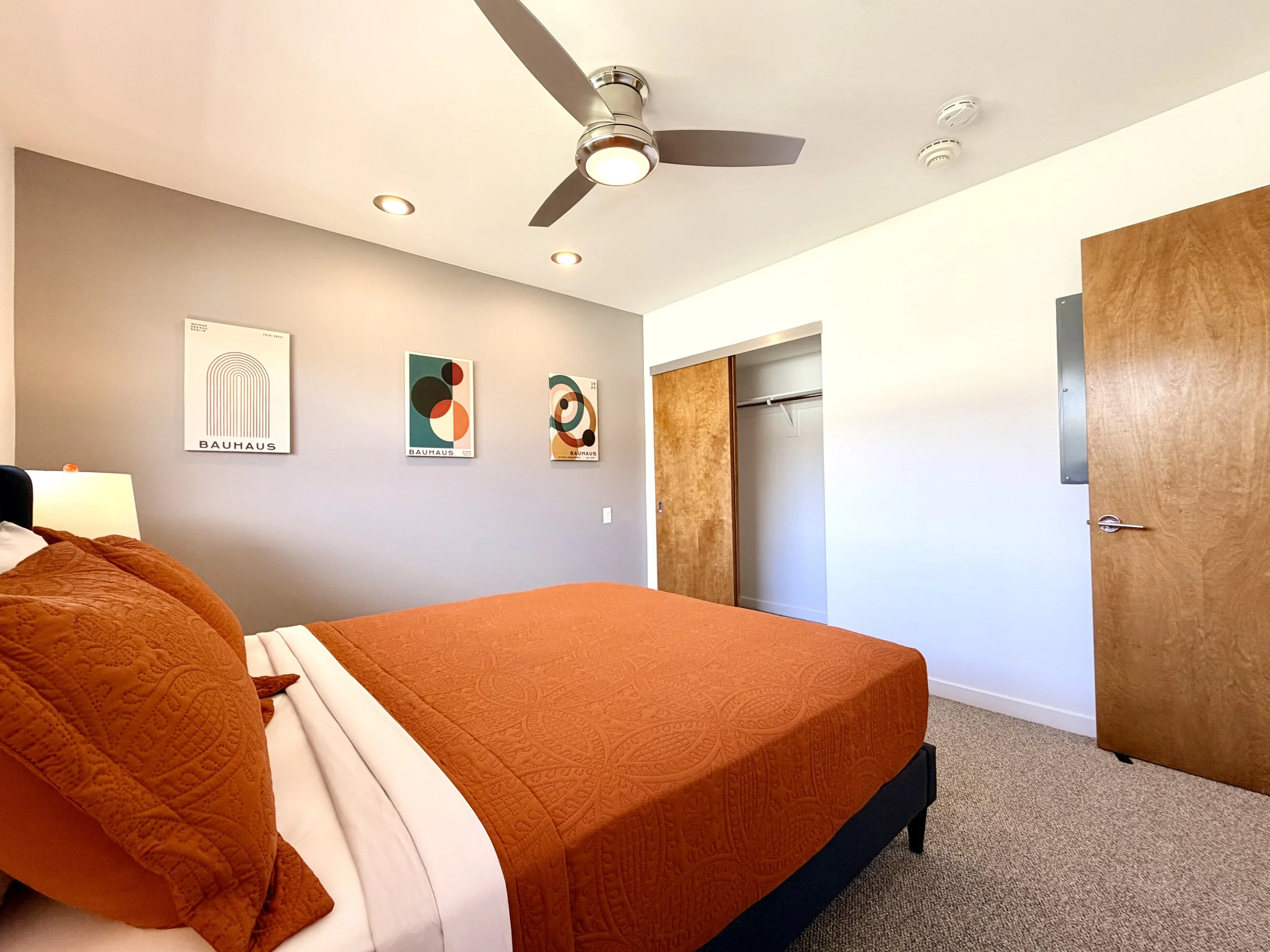 2. fully furnished guest bedroom palm springs.jpeg