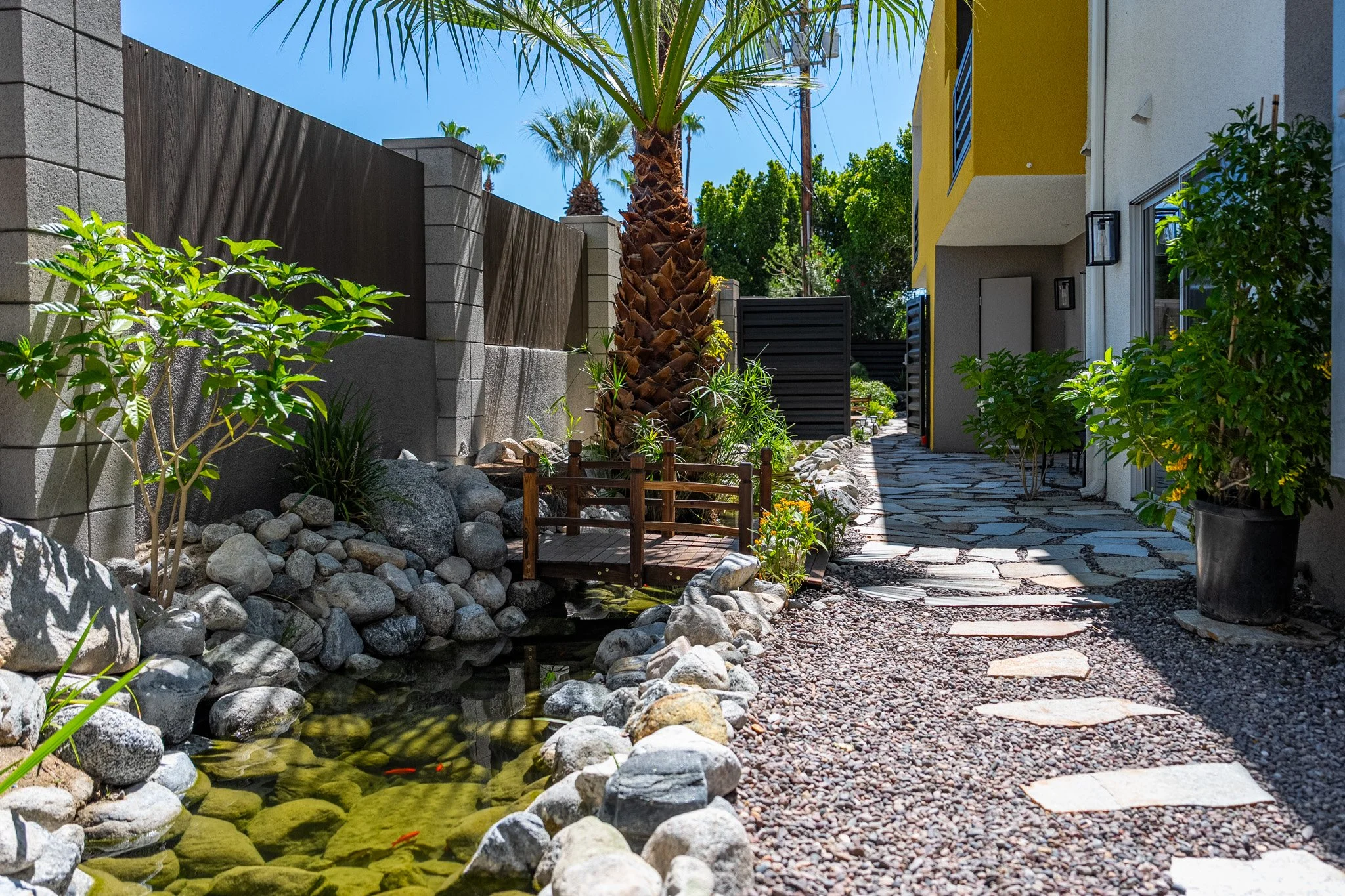 31 koi-pond-patio-palm-springs-condo-for-sale-david-weis-realtor.jpg
