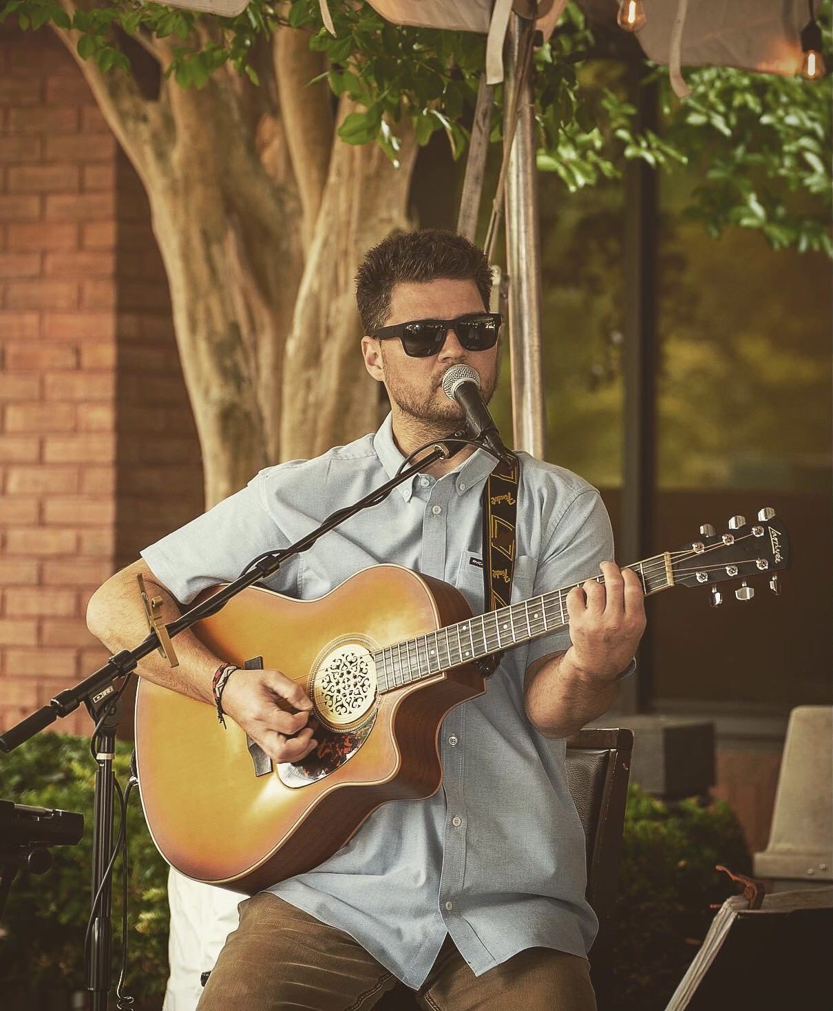 Live Music by Mike Heuer